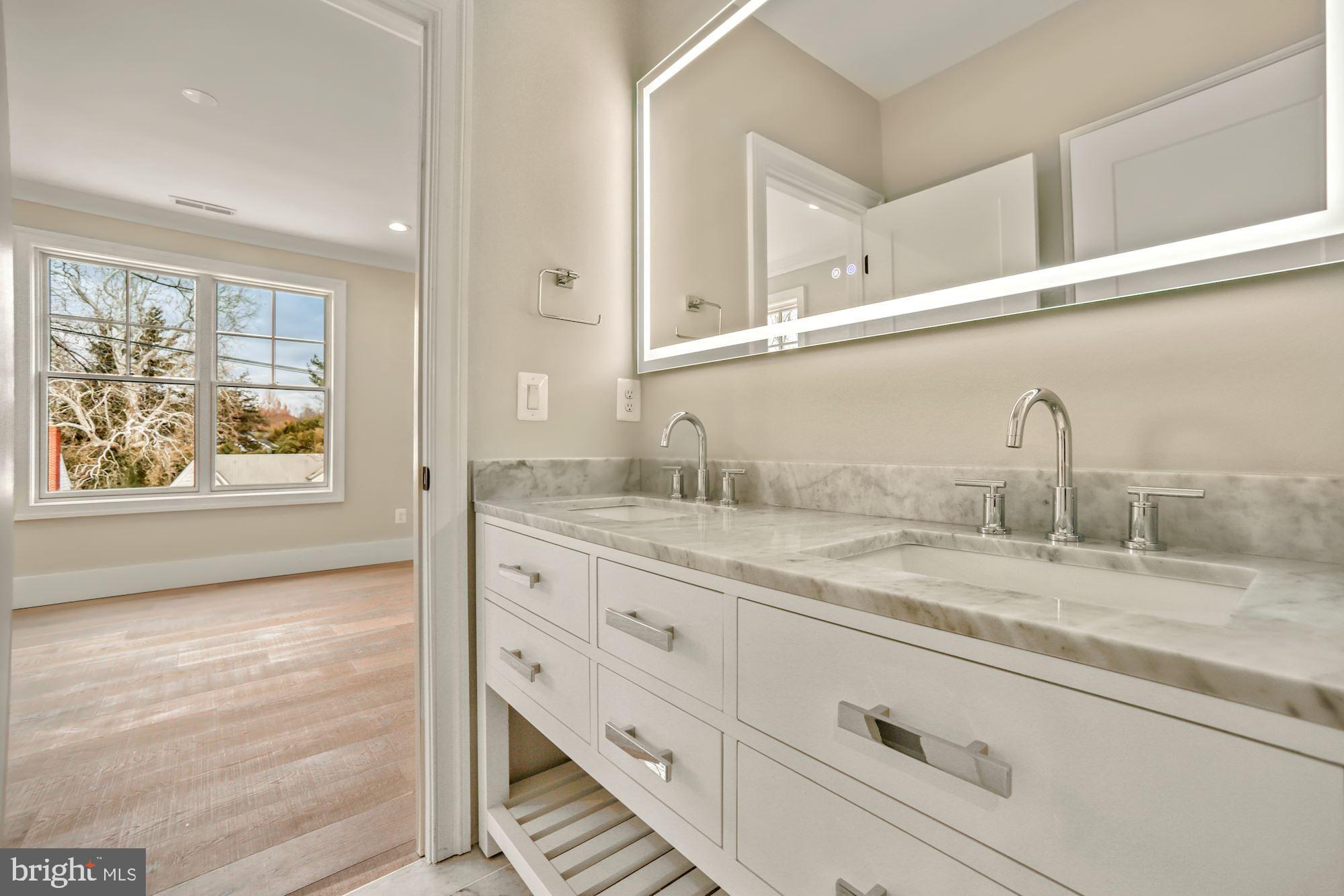NORTH CLEVELAND PARK - Residential