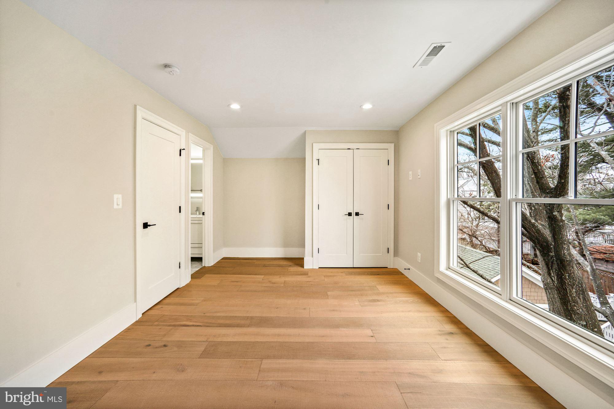 NORTH CLEVELAND PARK - Residential