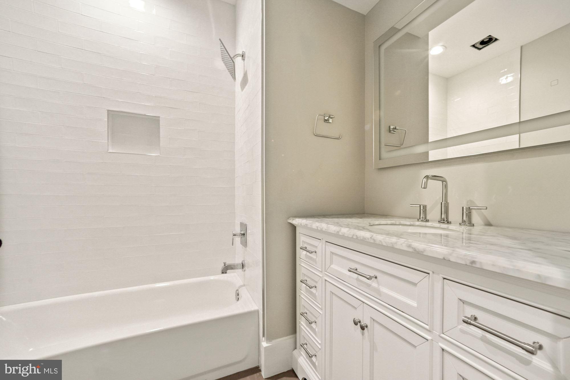 NORTH CLEVELAND PARK - Residential
