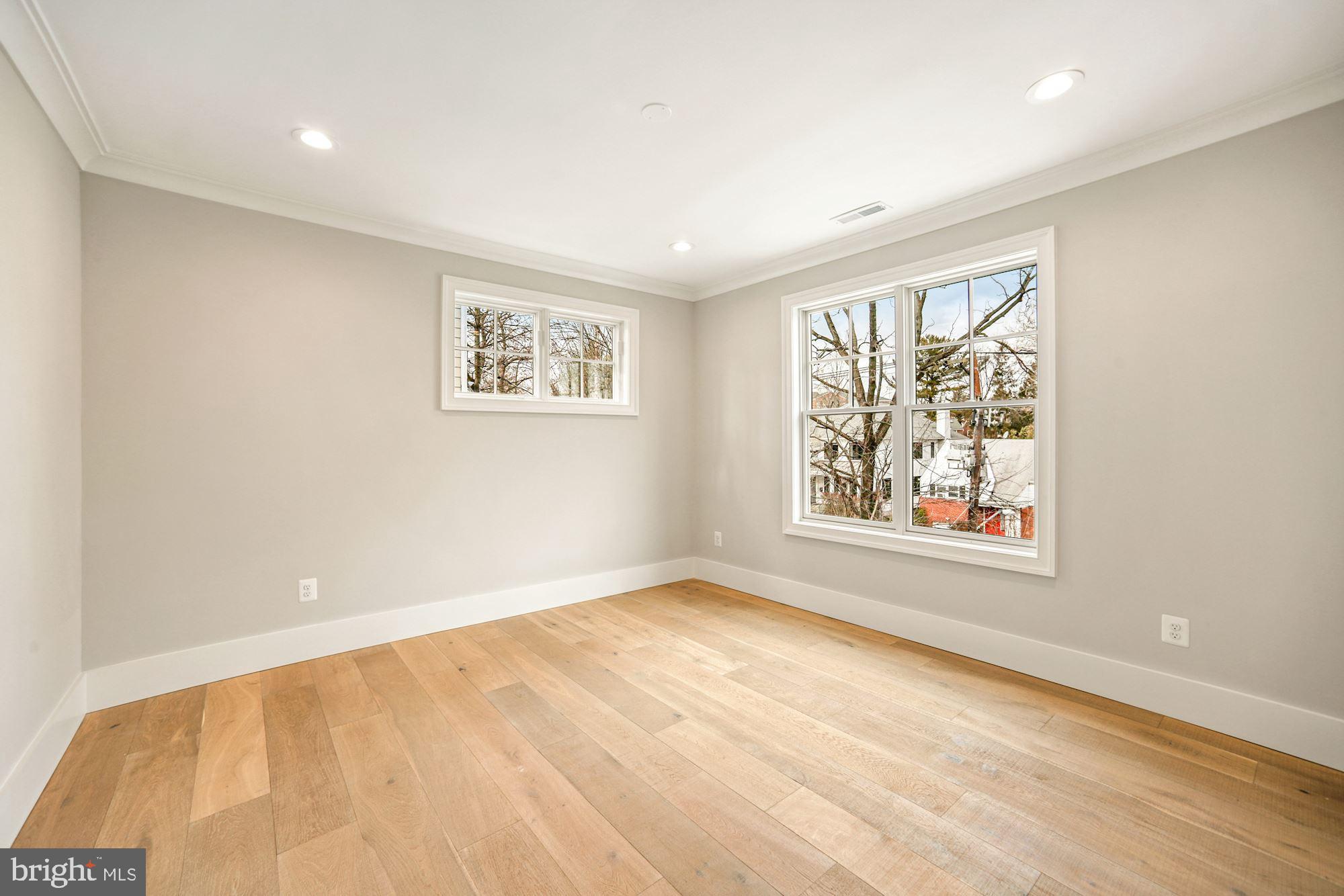 NORTH CLEVELAND PARK - Residential