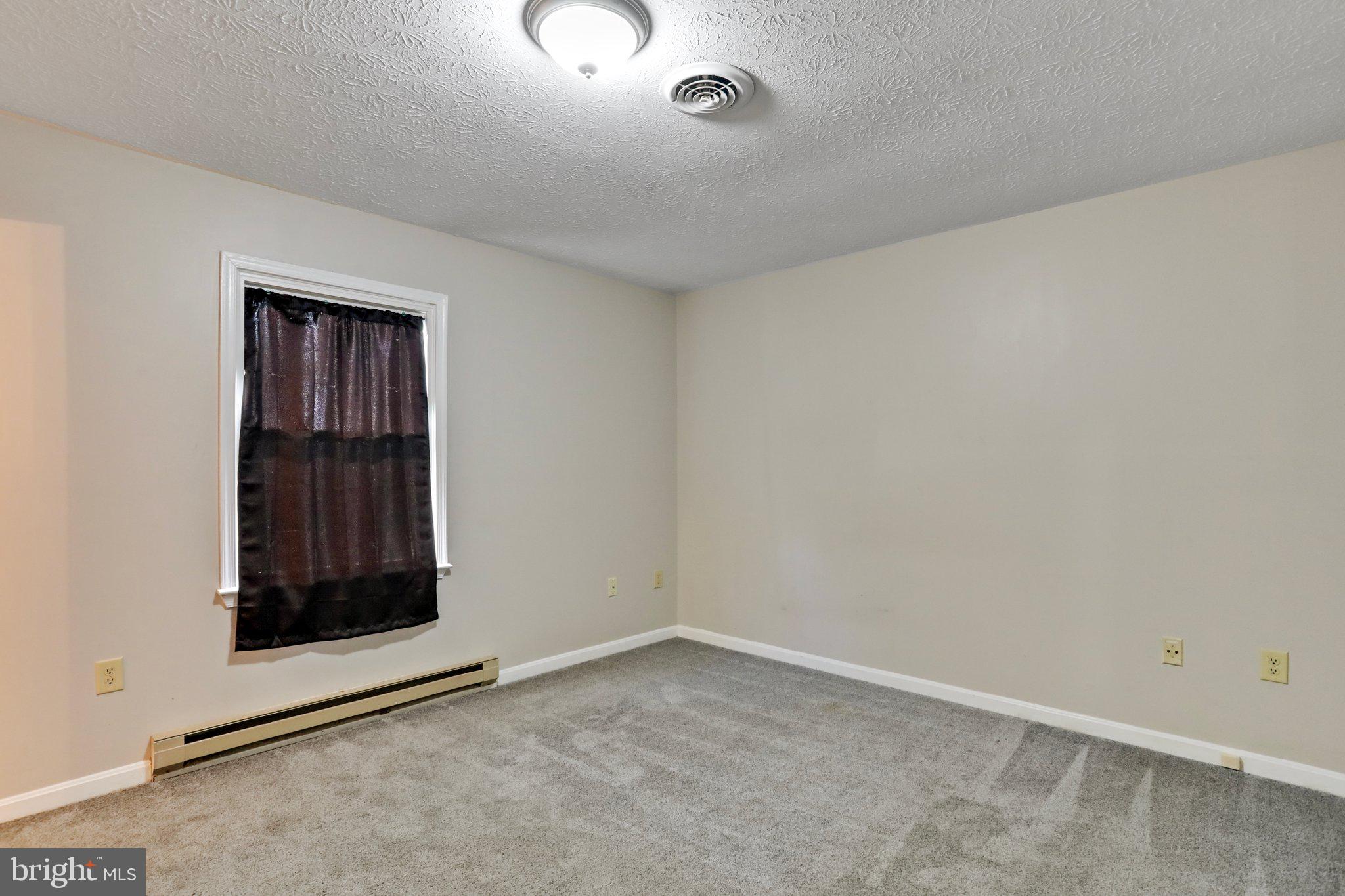 CREEKSIDE - Residential Lease