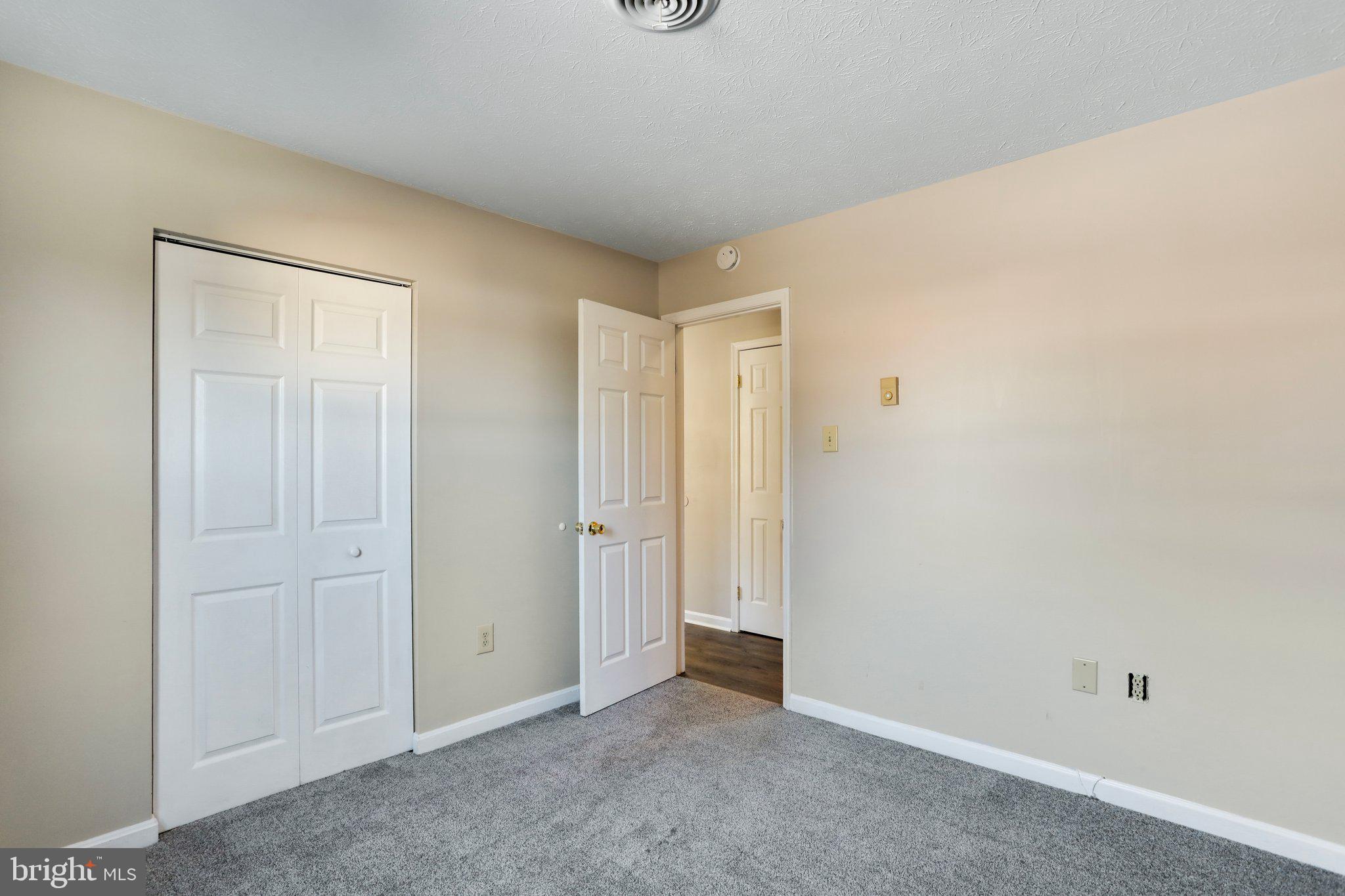 CREEKSIDE - Residential Lease