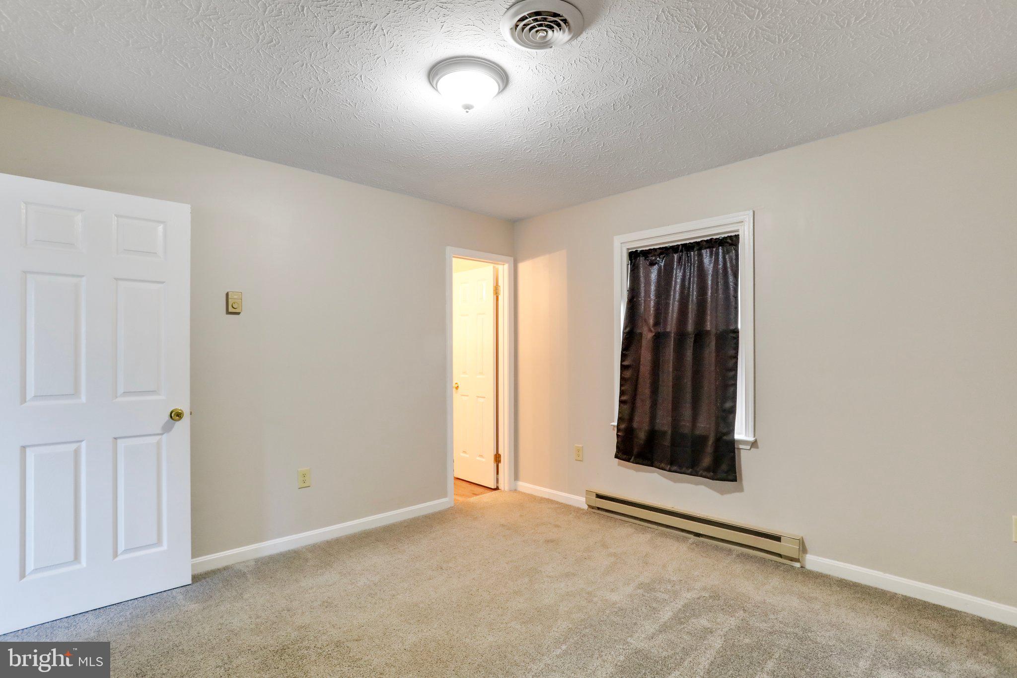 CREEKSIDE - Residential Lease