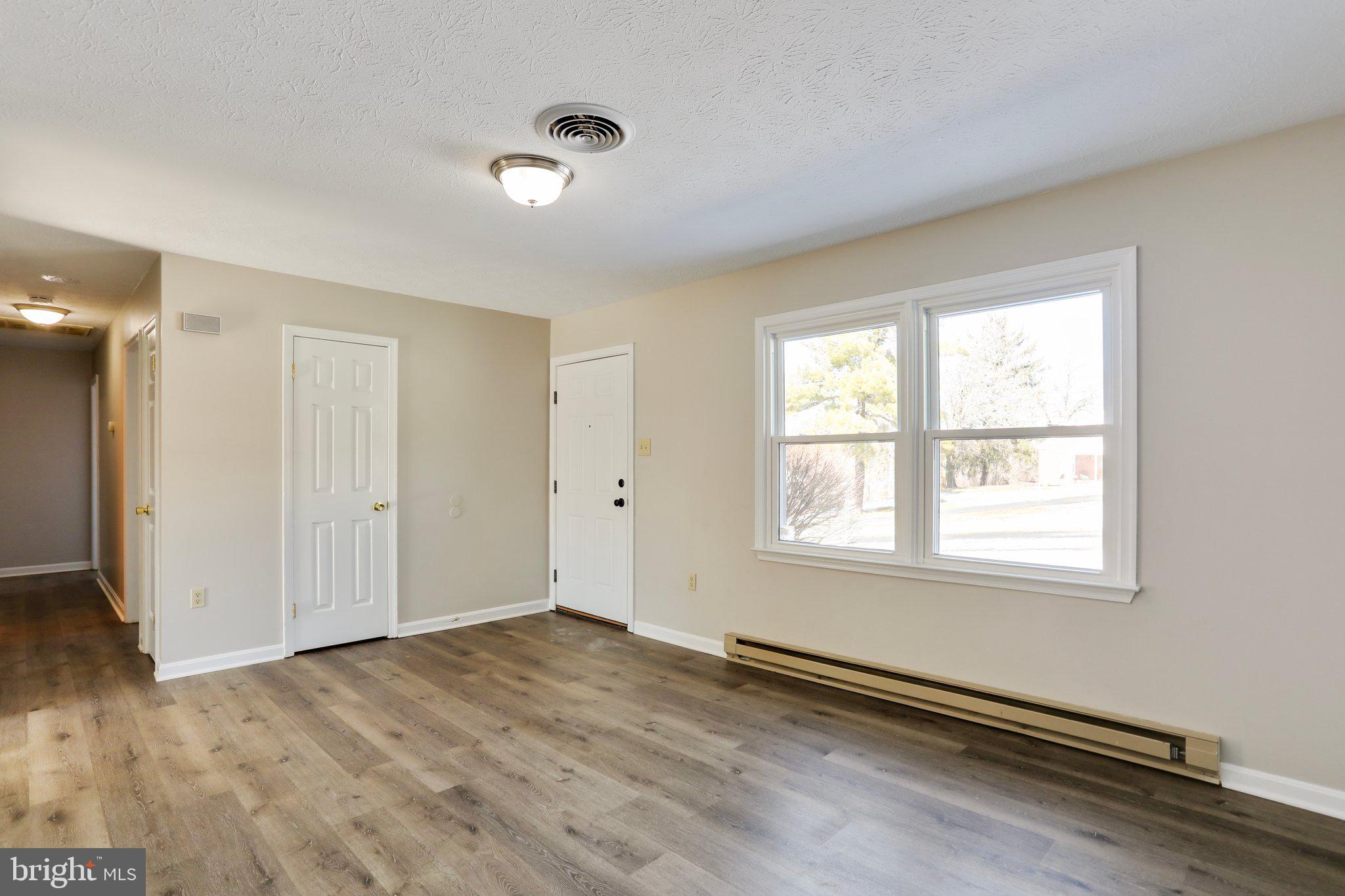 CREEKSIDE - Residential Lease