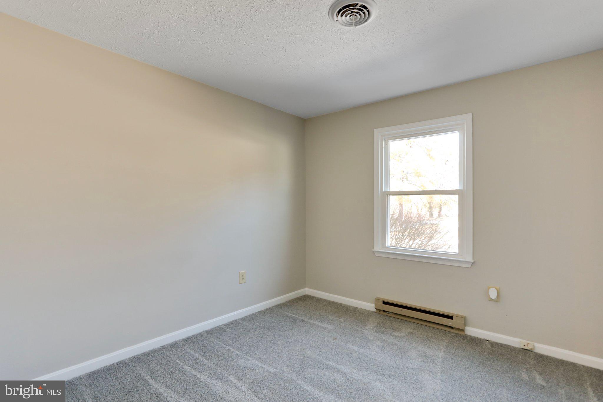 CREEKSIDE - Residential Lease