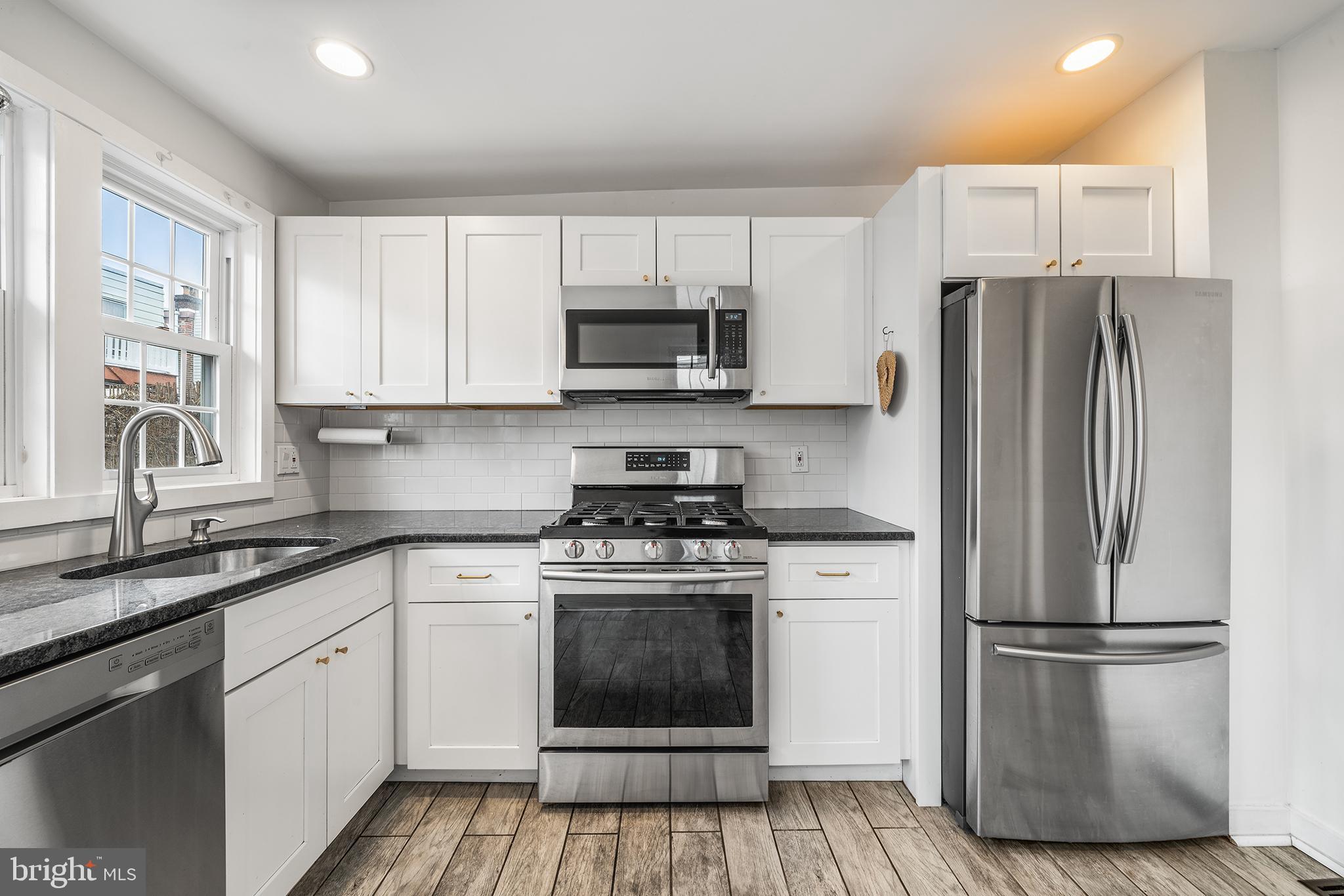 PORT RICHMOND - Residential