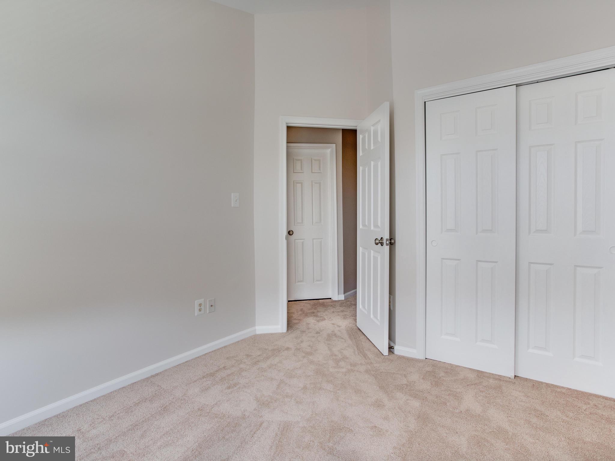 ISLAND CREEK - Residential Lease