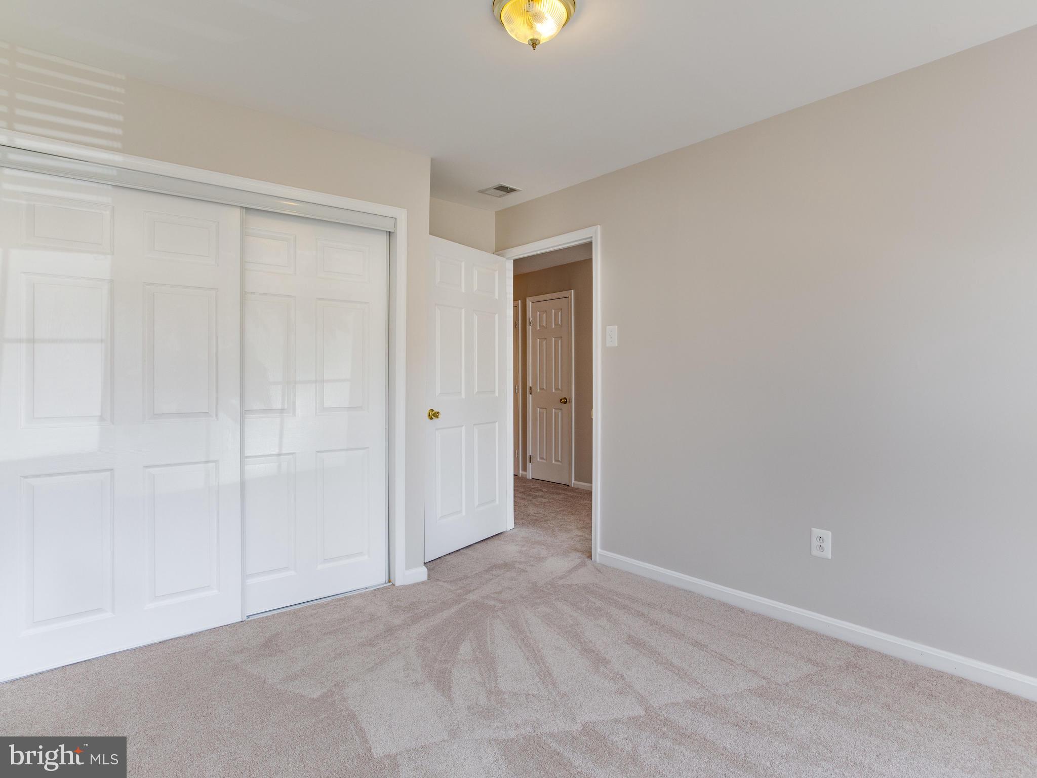 ISLAND CREEK - Residential Lease