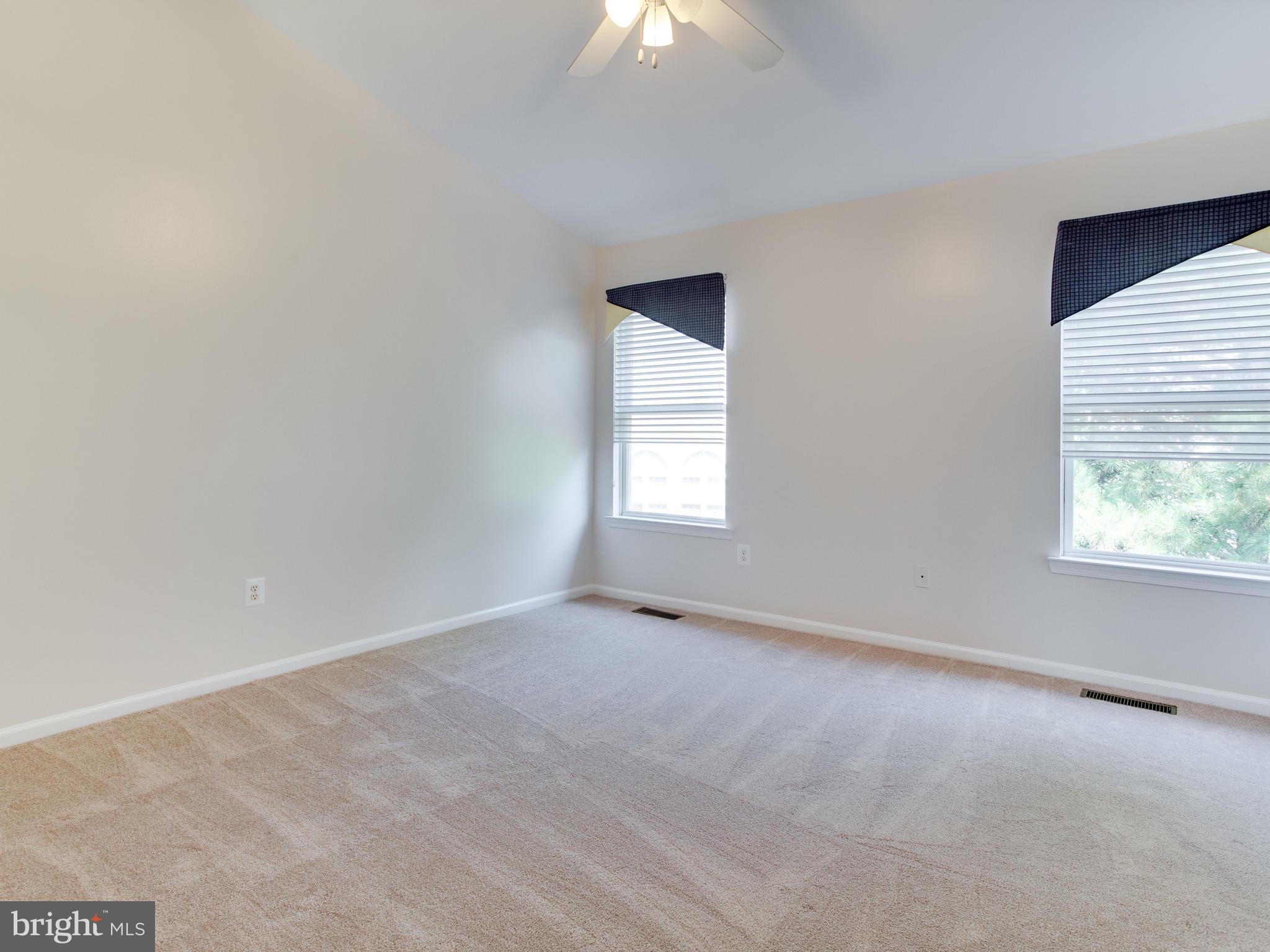 ISLAND CREEK - Residential Lease