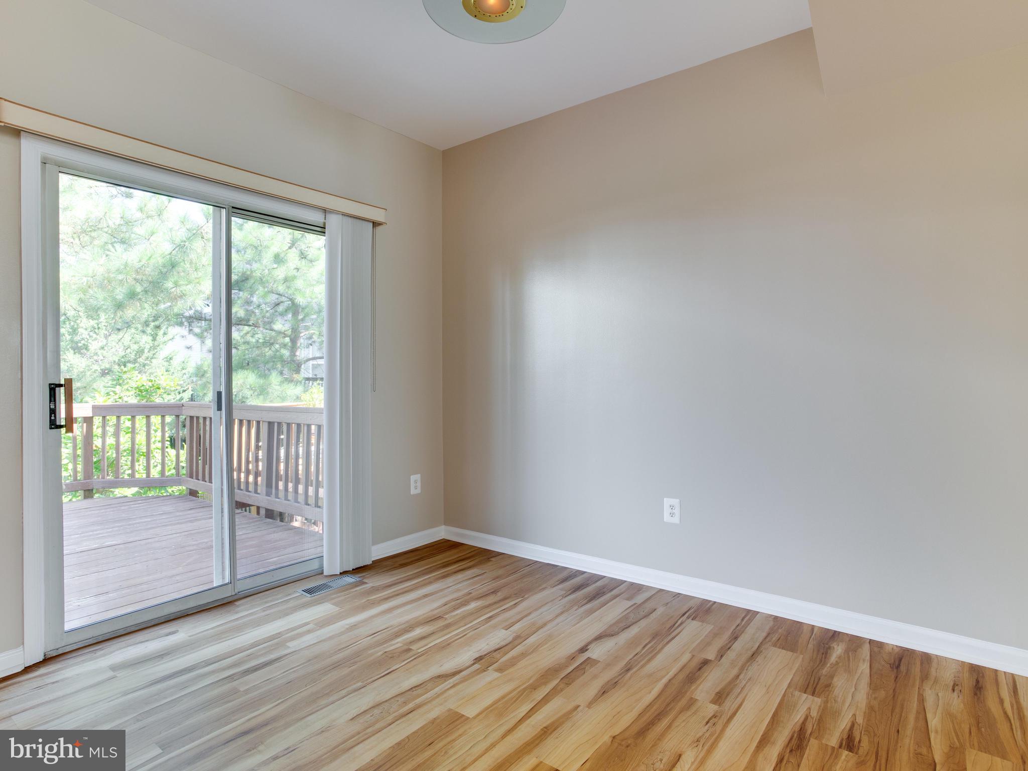 ISLAND CREEK - Residential Lease