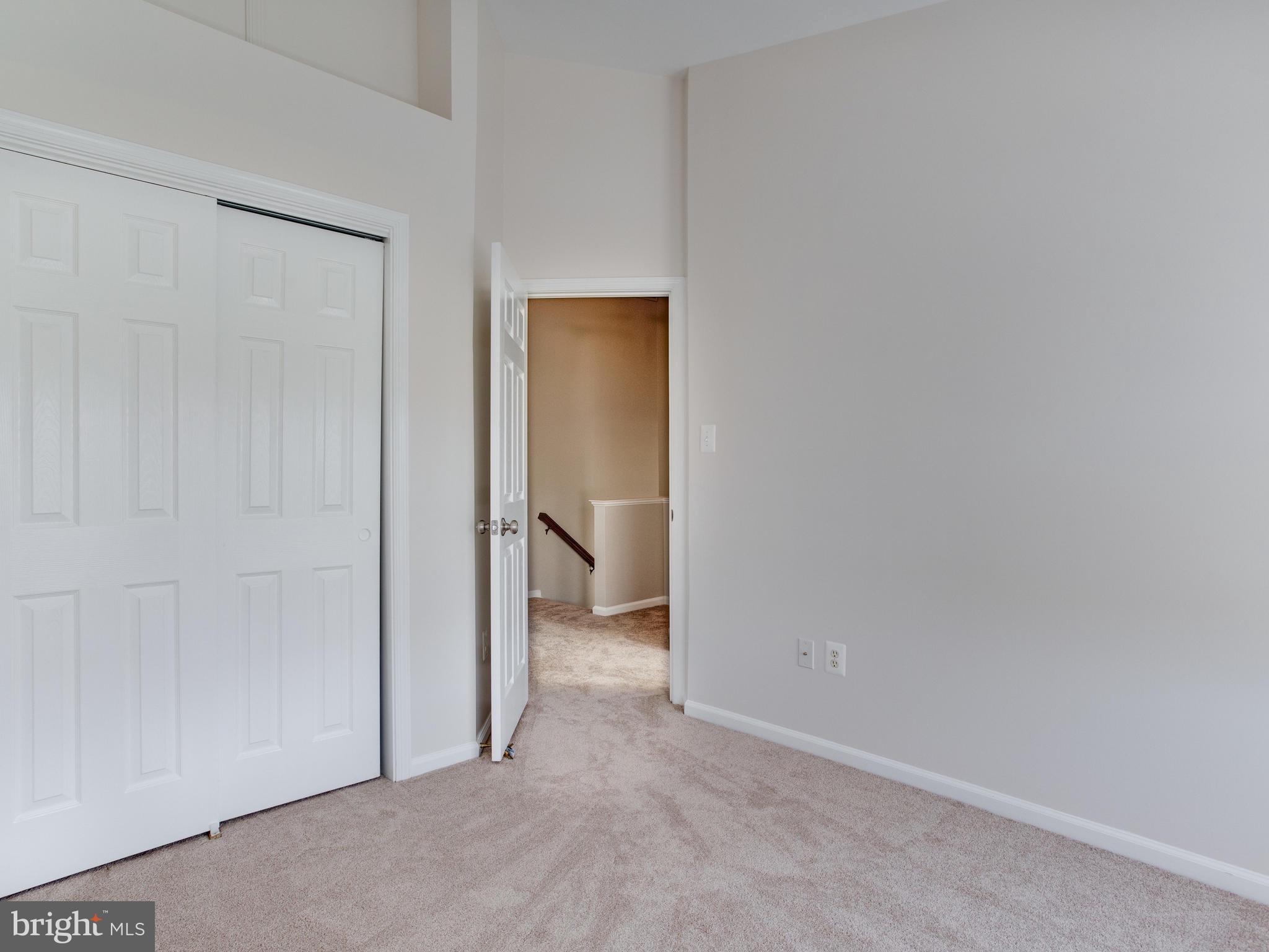 ISLAND CREEK - Residential Lease