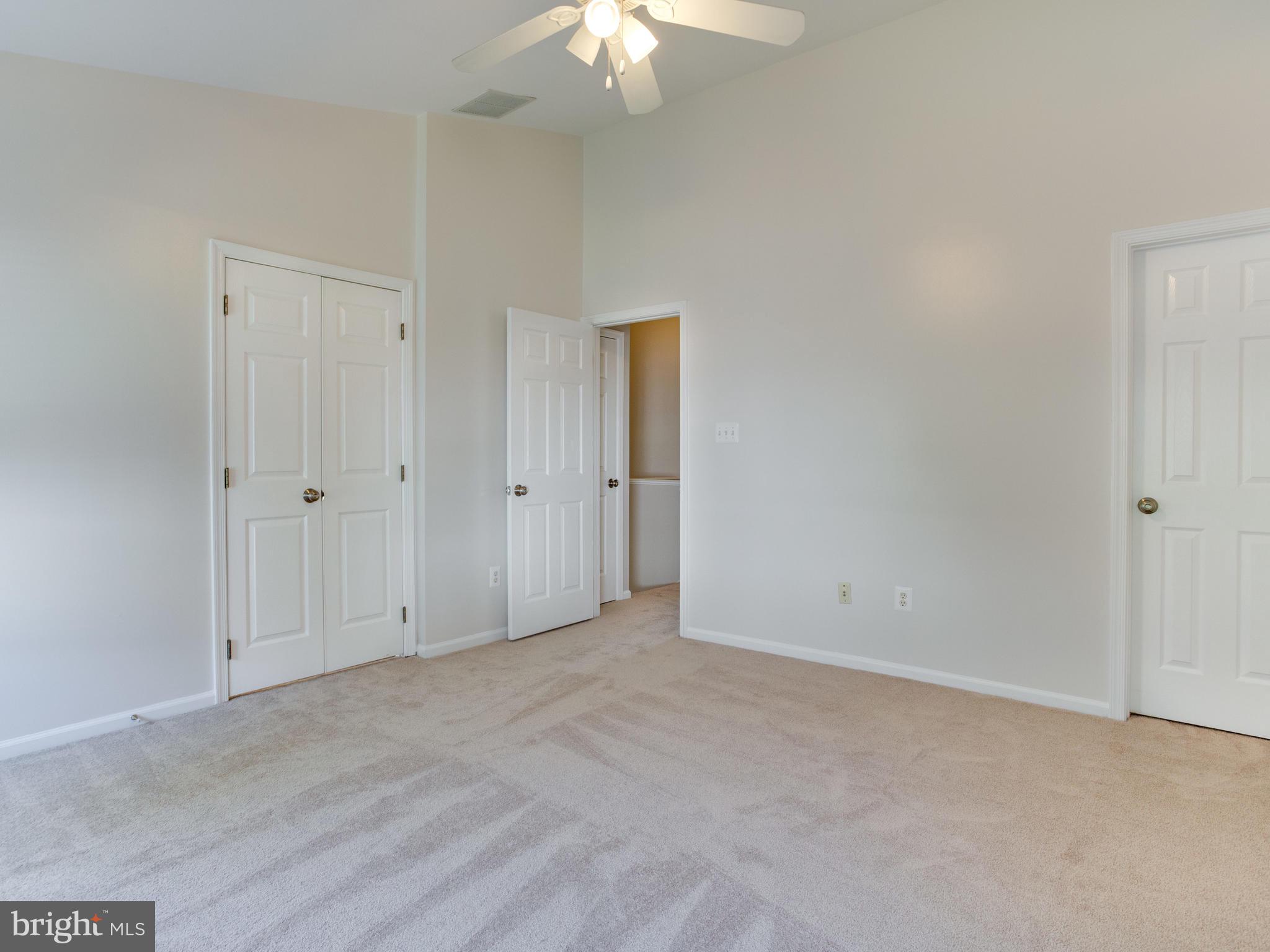 ISLAND CREEK - Residential Lease