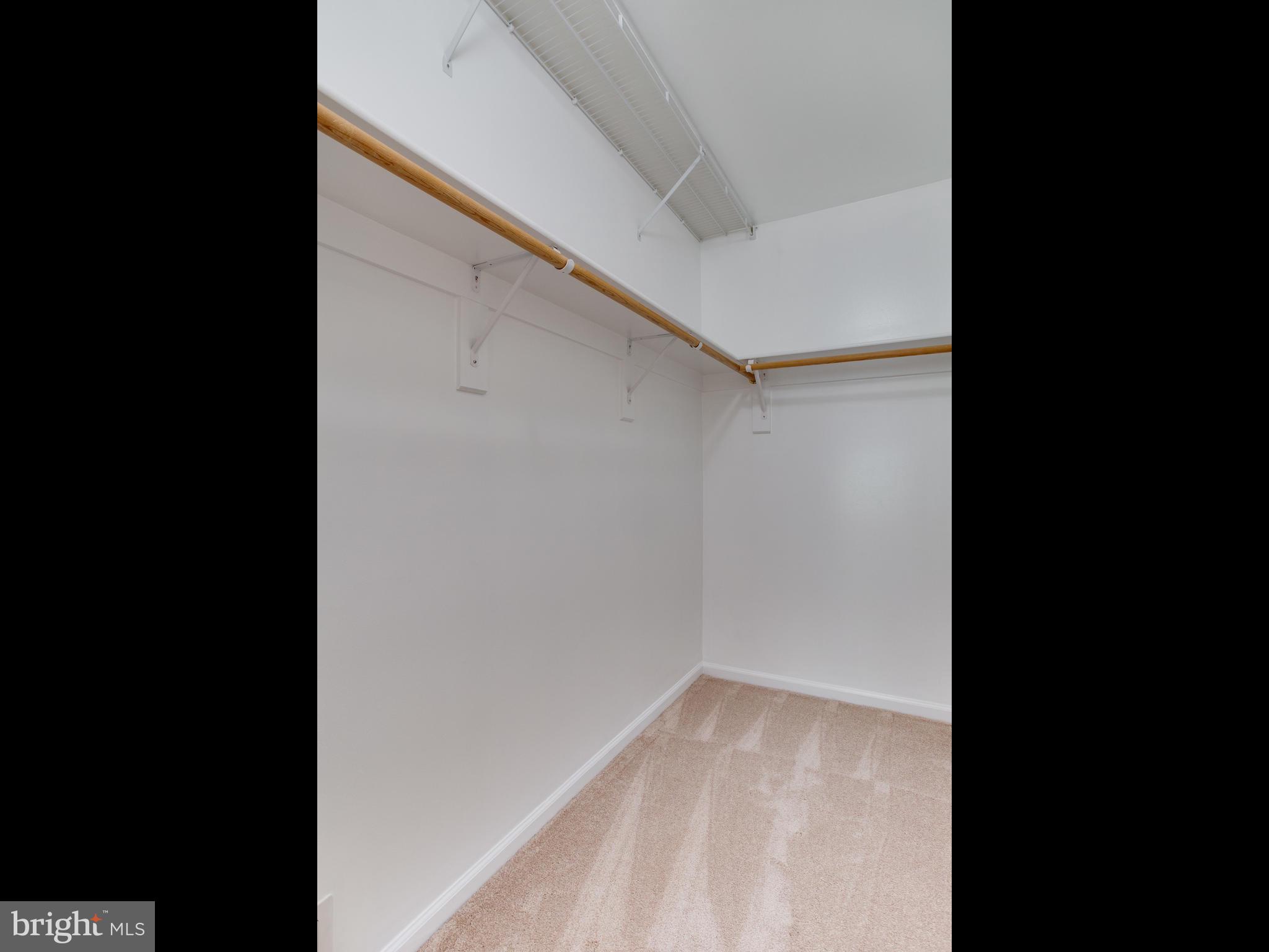 ISLAND CREEK - Residential Lease