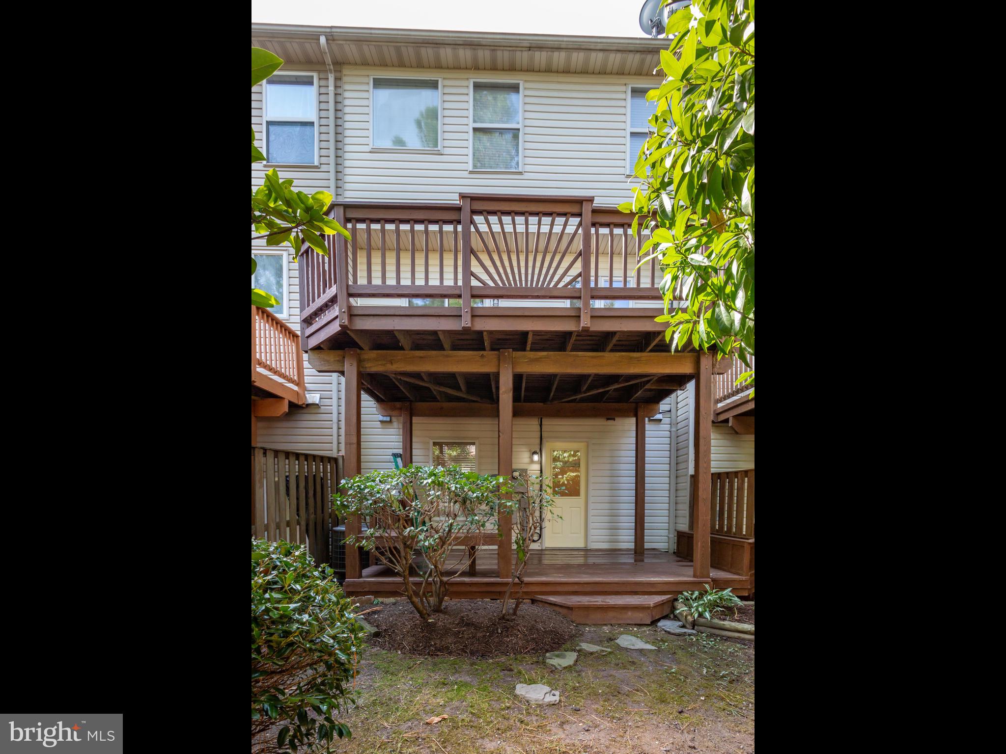 ISLAND CREEK - Residential Lease