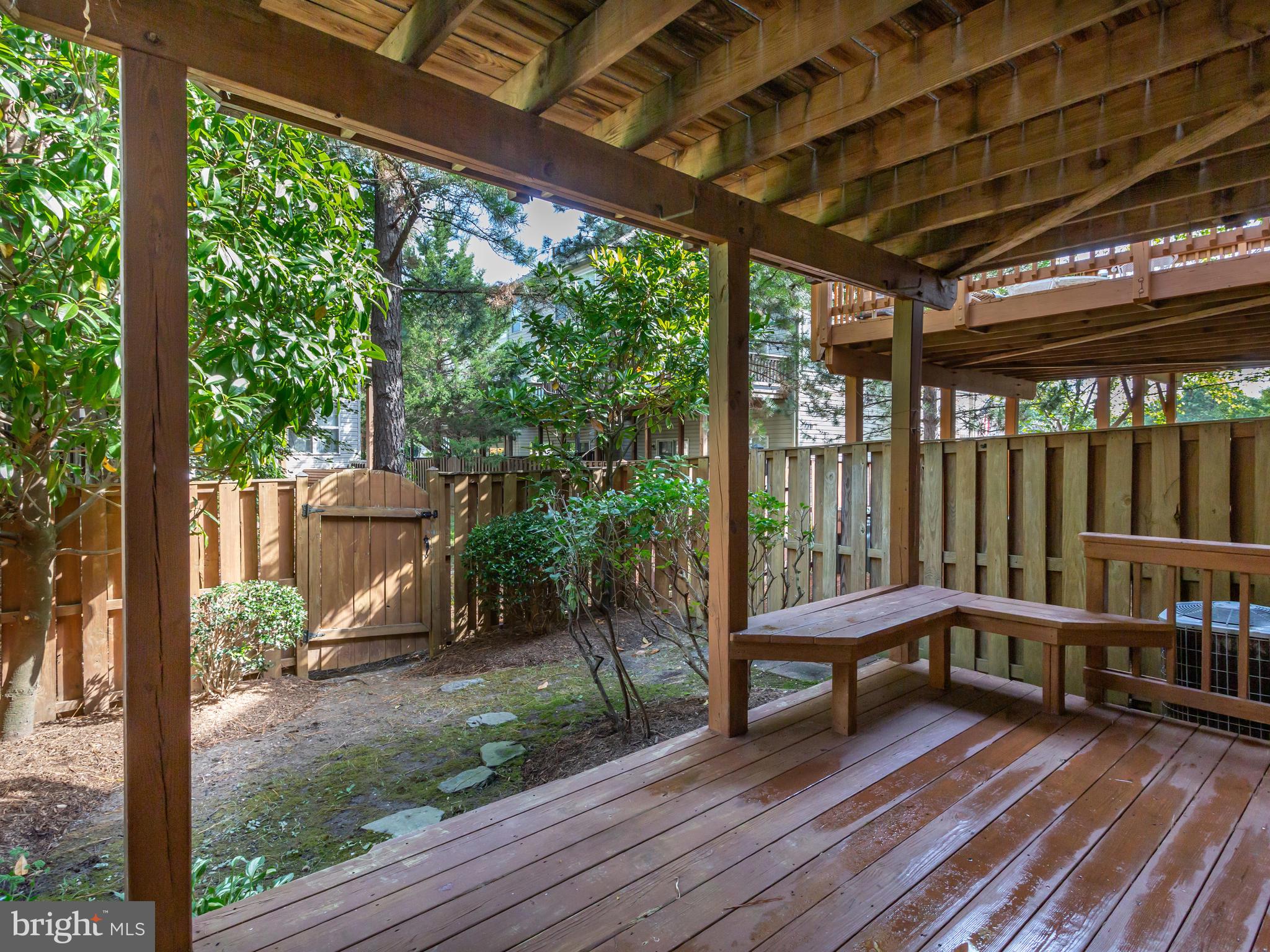 ISLAND CREEK - Residential Lease