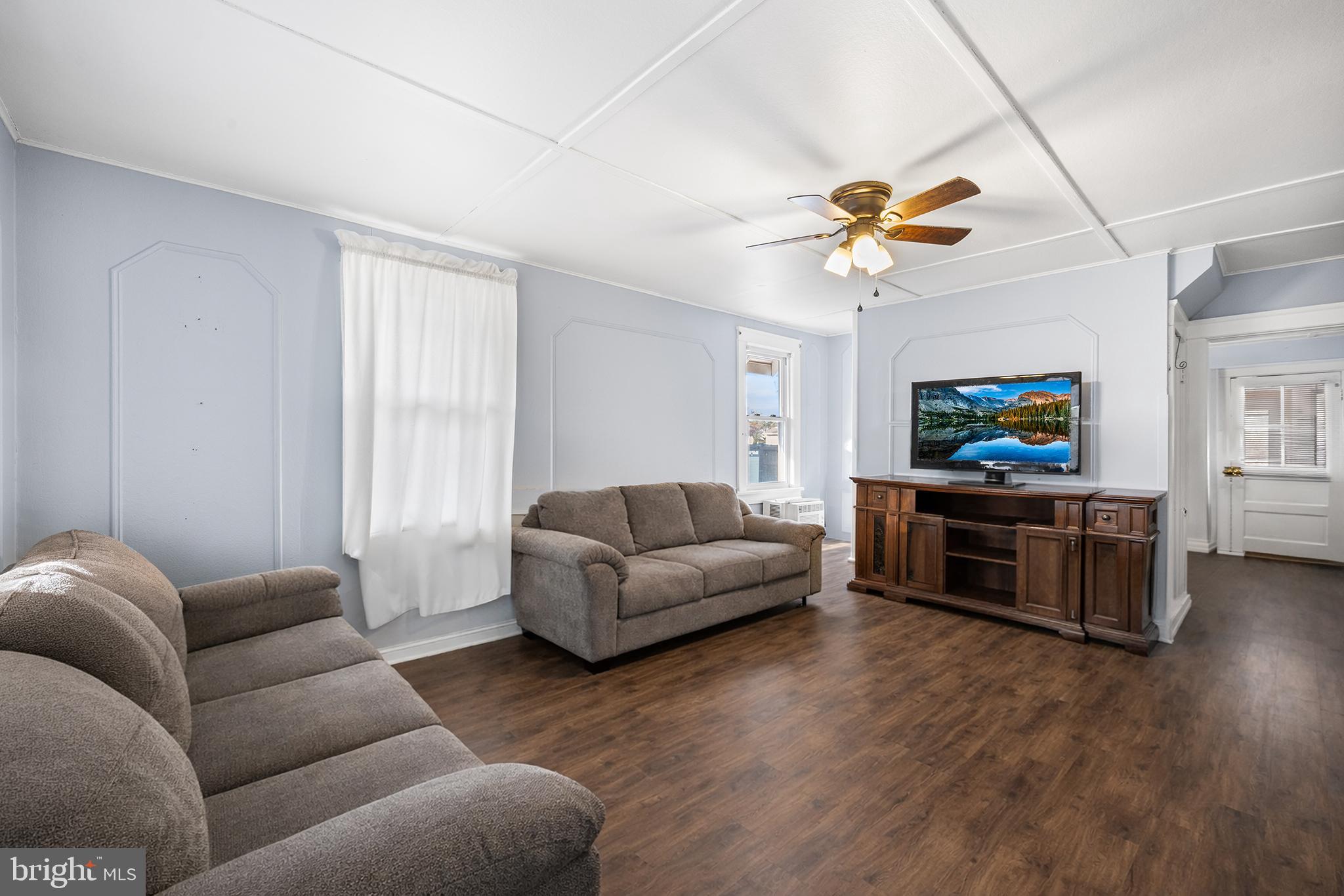 638 BEACHWOOD BOULEVARD