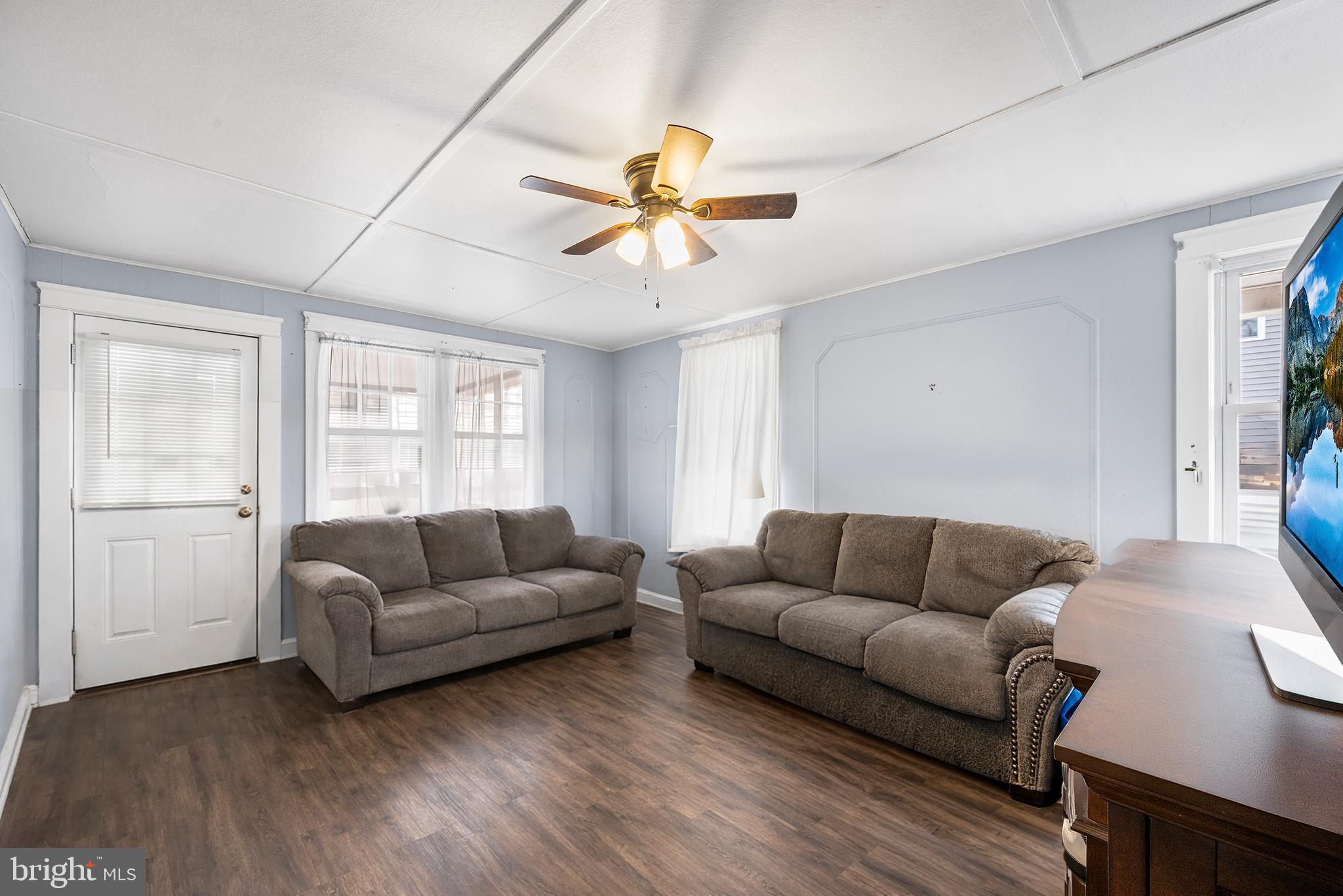 638 BEACHWOOD BOULEVARD