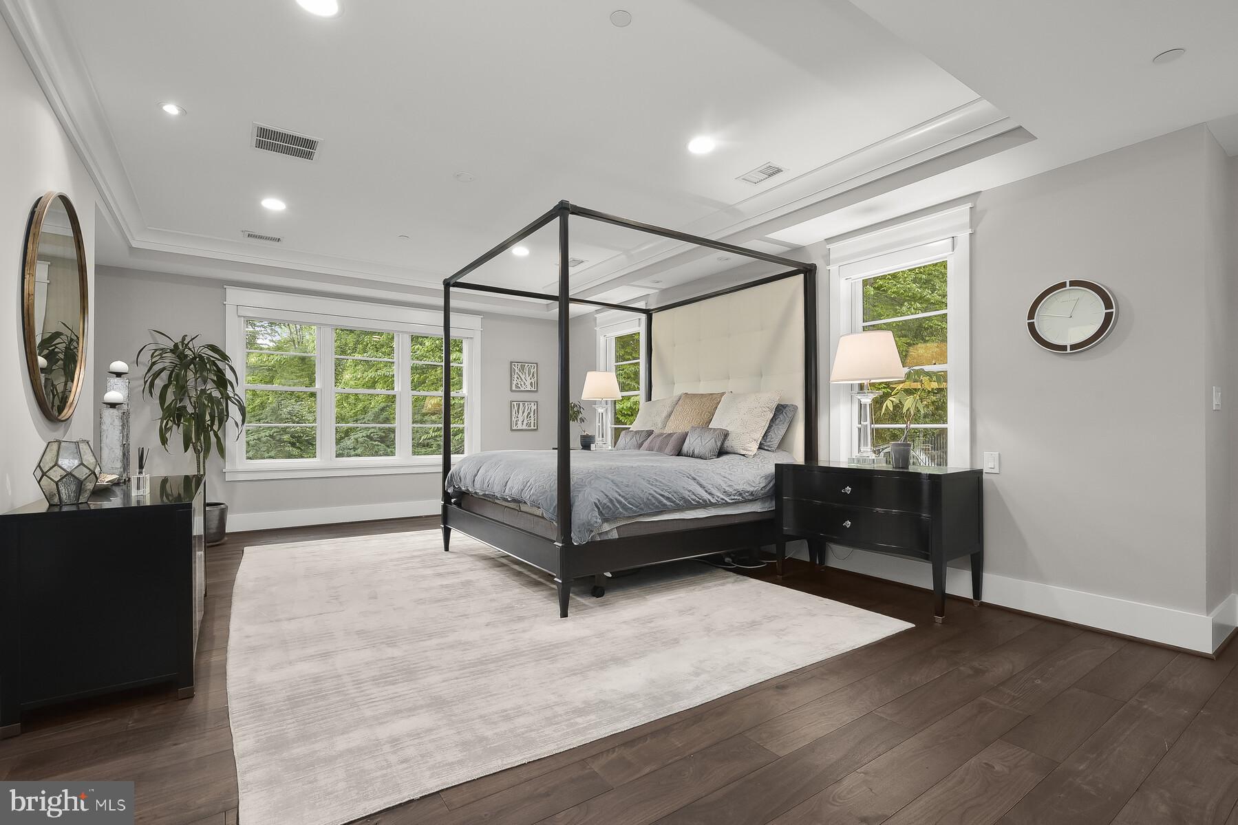 BANNOCKBURN ESTATES - Residential