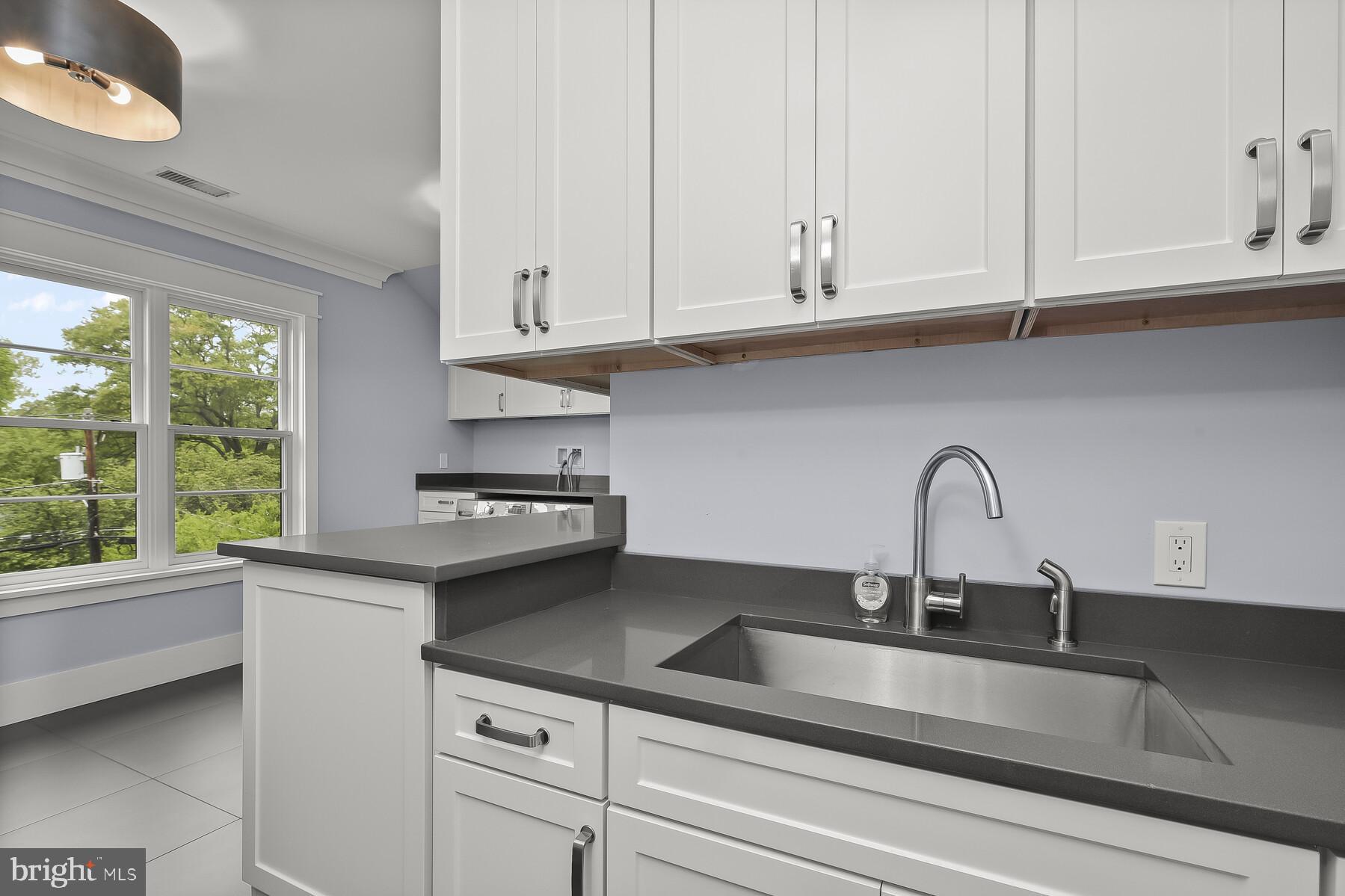 BANNOCKBURN ESTATES - Residential