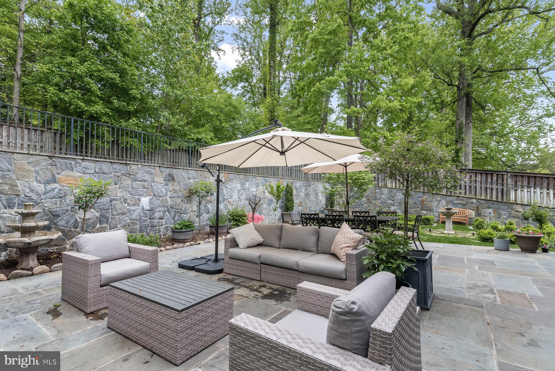 BANNOCKBURN ESTATES - Residential