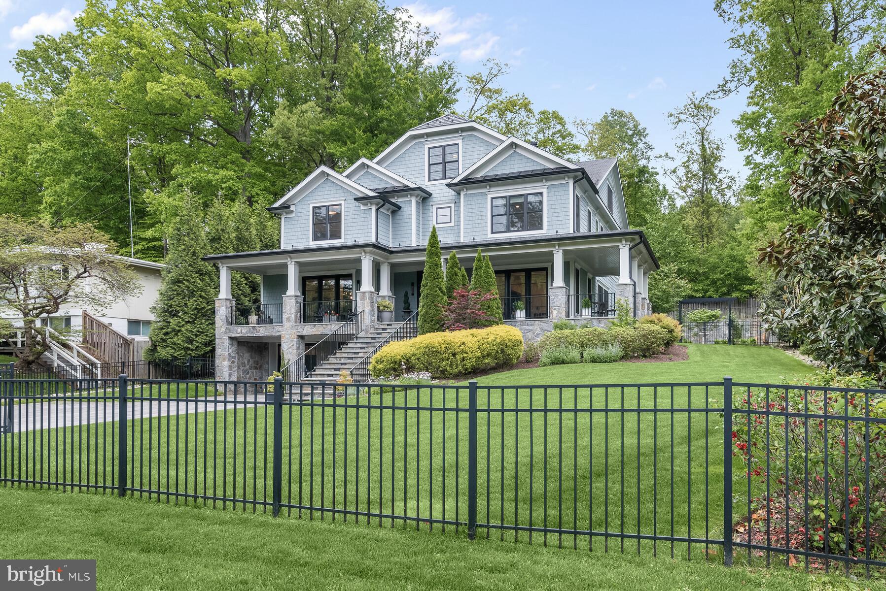 BANNOCKBURN ESTATES - Residential