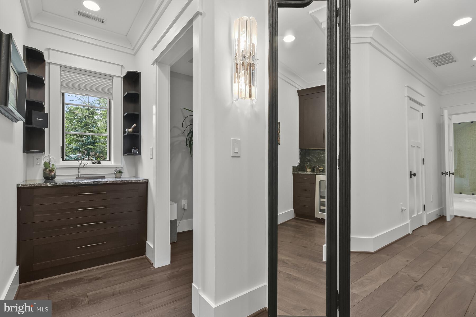 BANNOCKBURN ESTATES - Residential