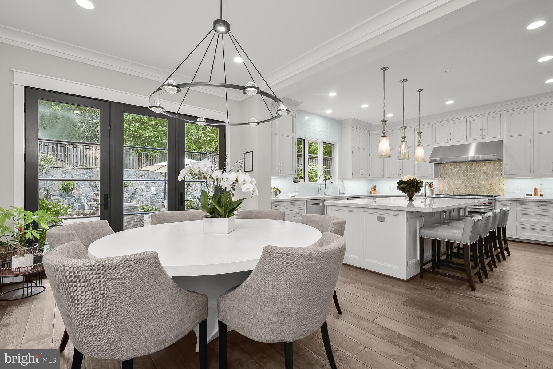 BANNOCKBURN ESTATES - Residential