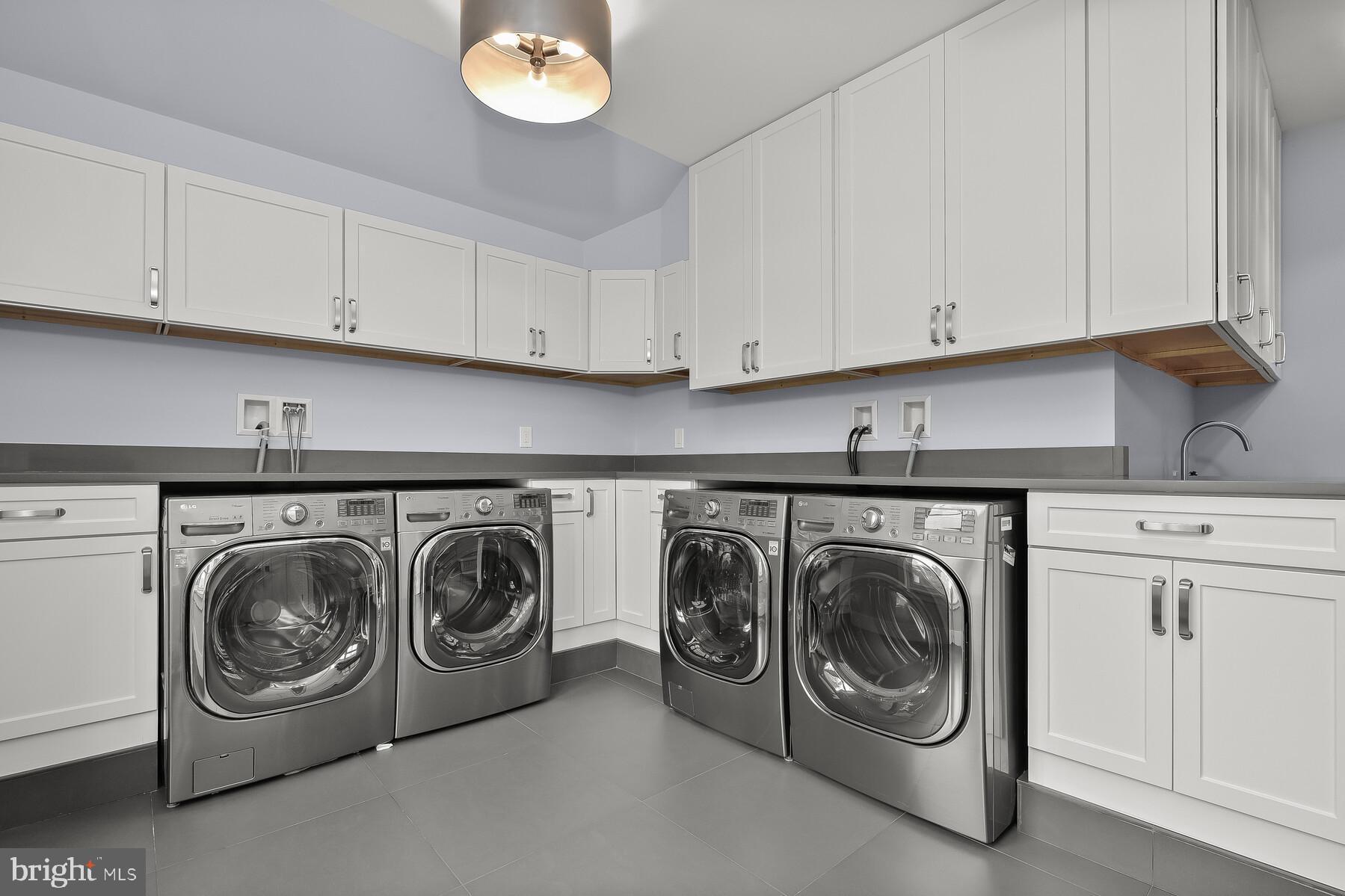 BANNOCKBURN ESTATES - Residential