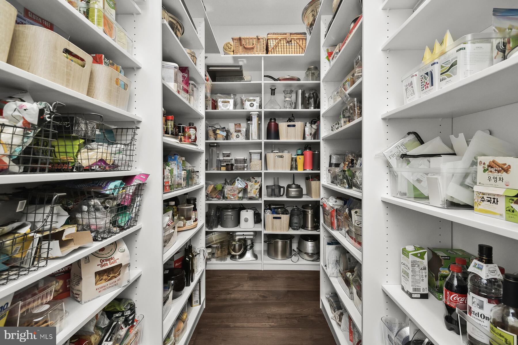 BANNOCKBURN ESTATES - Residential