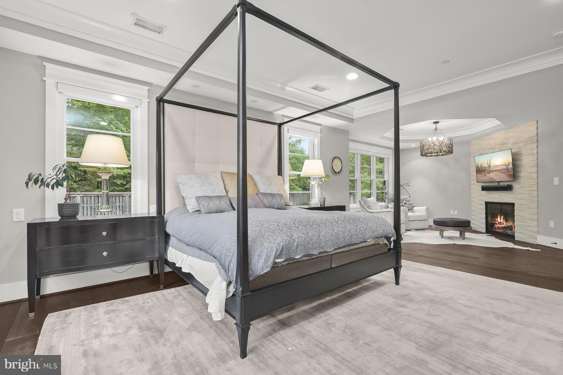 BANNOCKBURN ESTATES - Residential