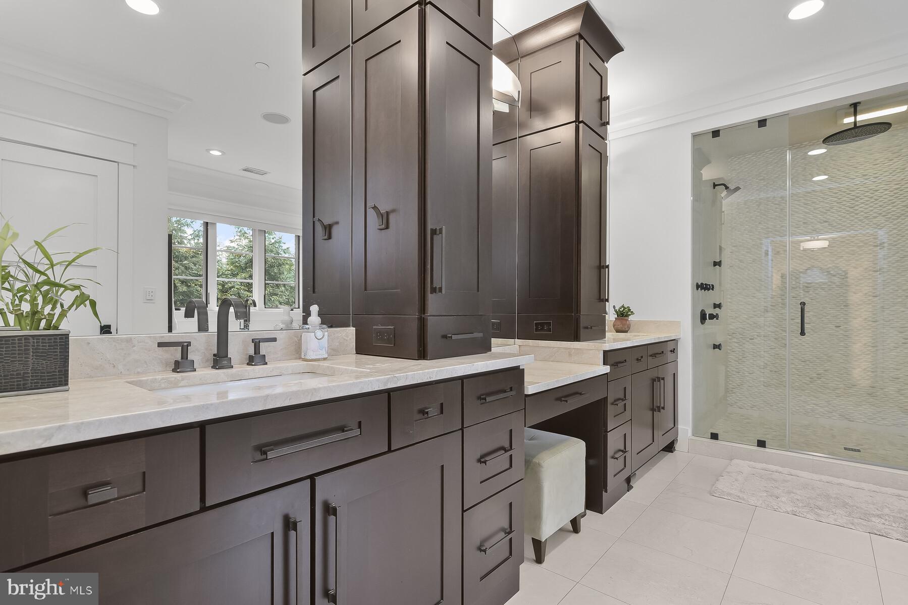 BANNOCKBURN ESTATES - Residential