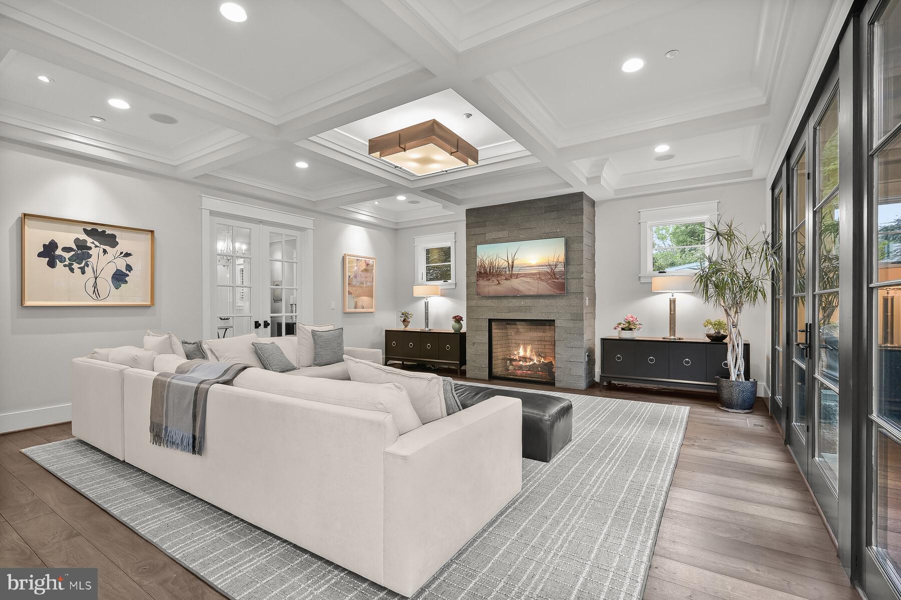 BANNOCKBURN ESTATES - Residential