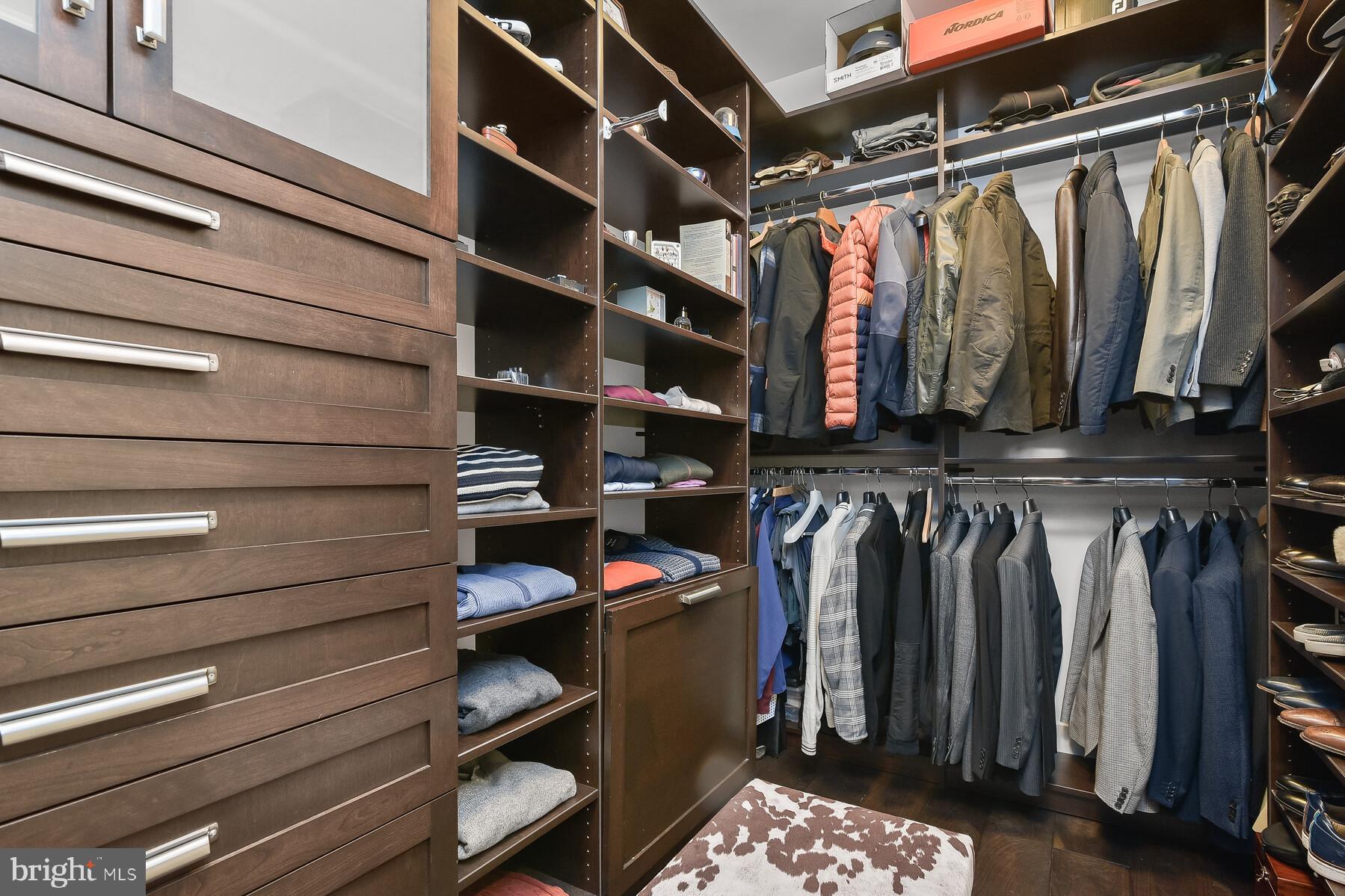 BANNOCKBURN ESTATES - Residential