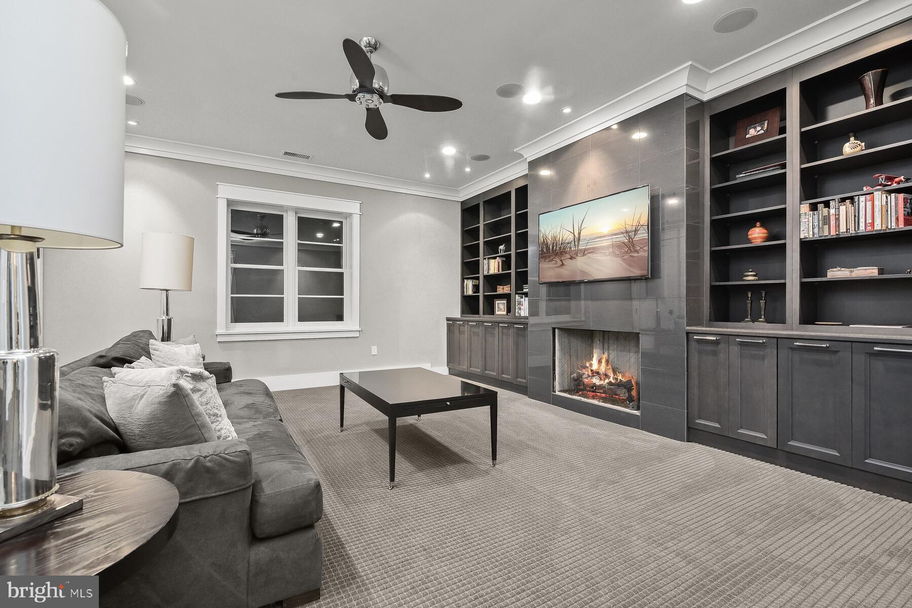 BANNOCKBURN ESTATES - Residential