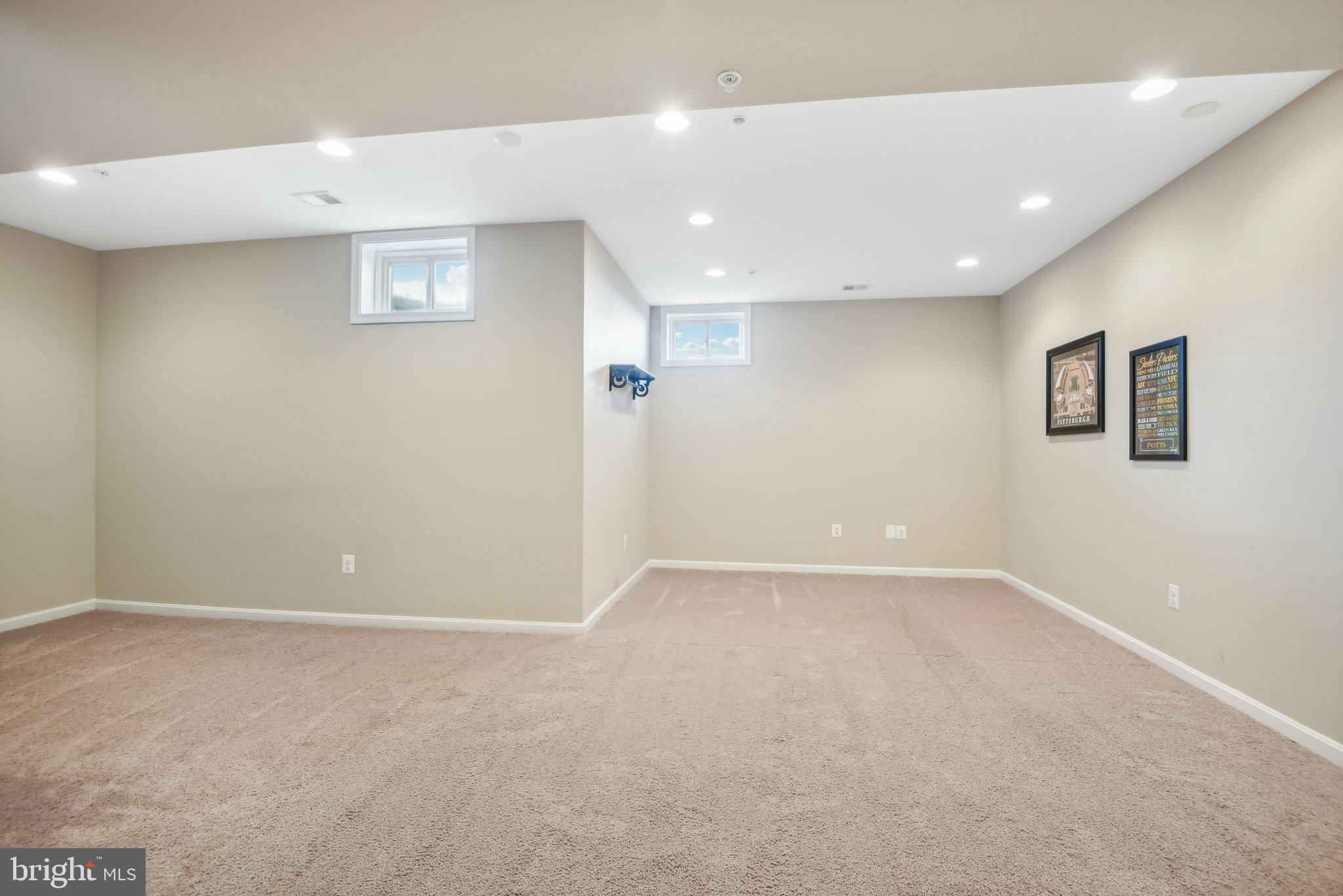 WOODMORE TOWNE CENTRE - Residential