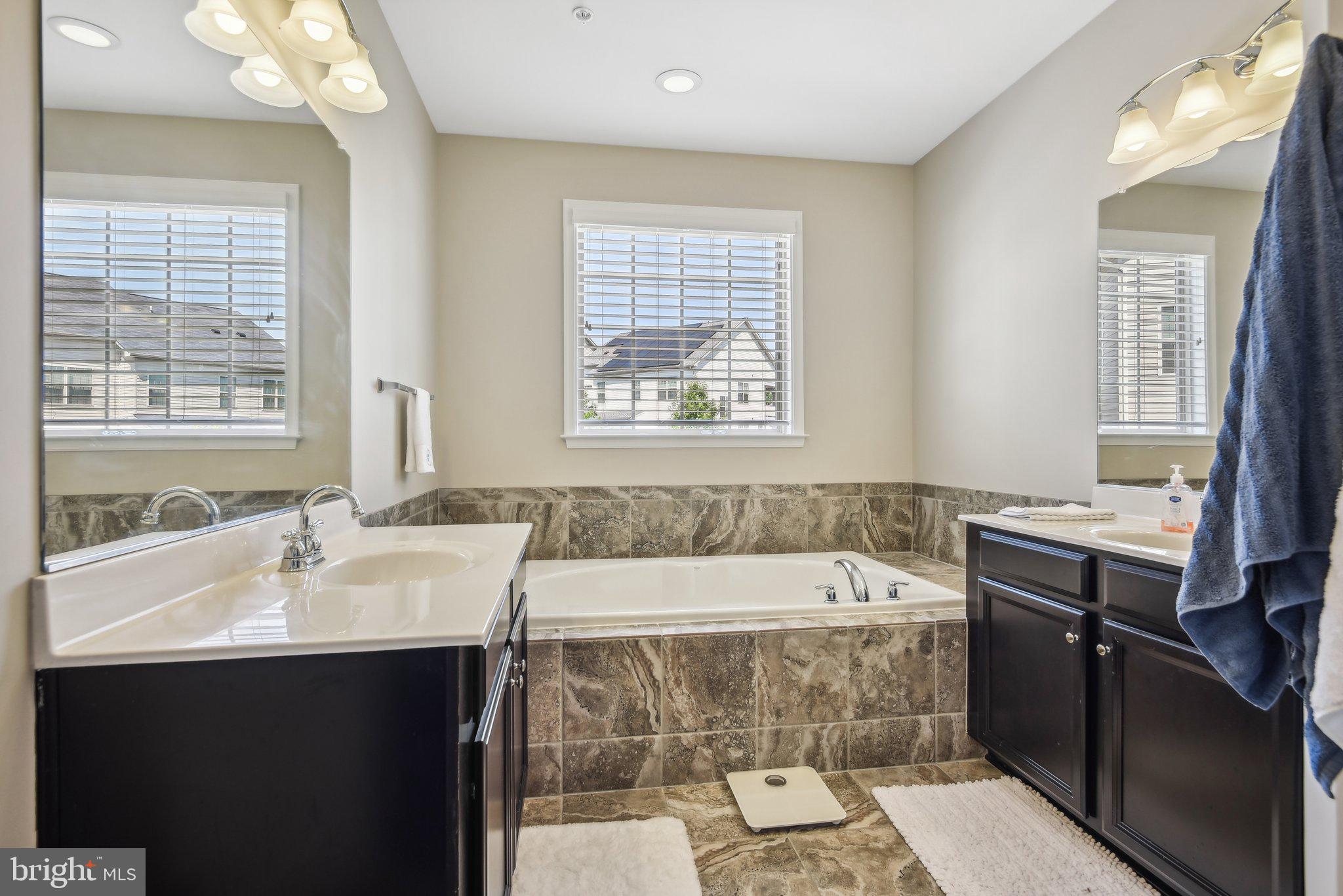 WOODMORE TOWNE CENTRE - Residential