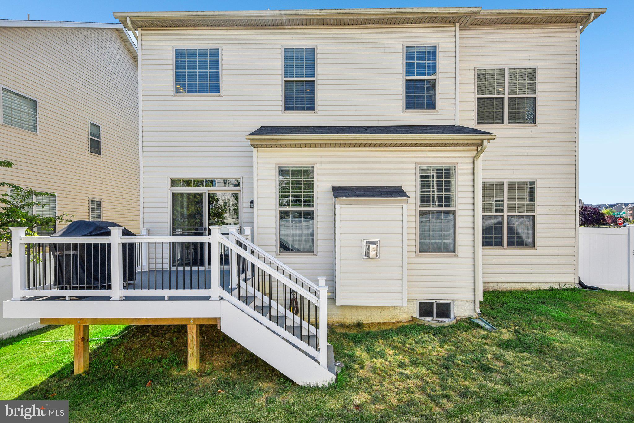 WOODMORE TOWNE CENTRE - Residential