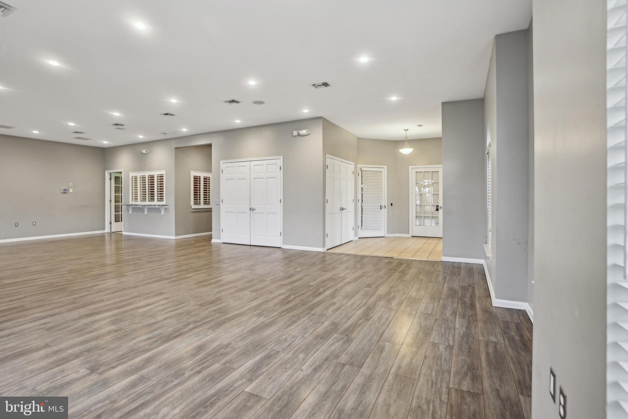 WOODMORE TOWNE CENTRE - Residential