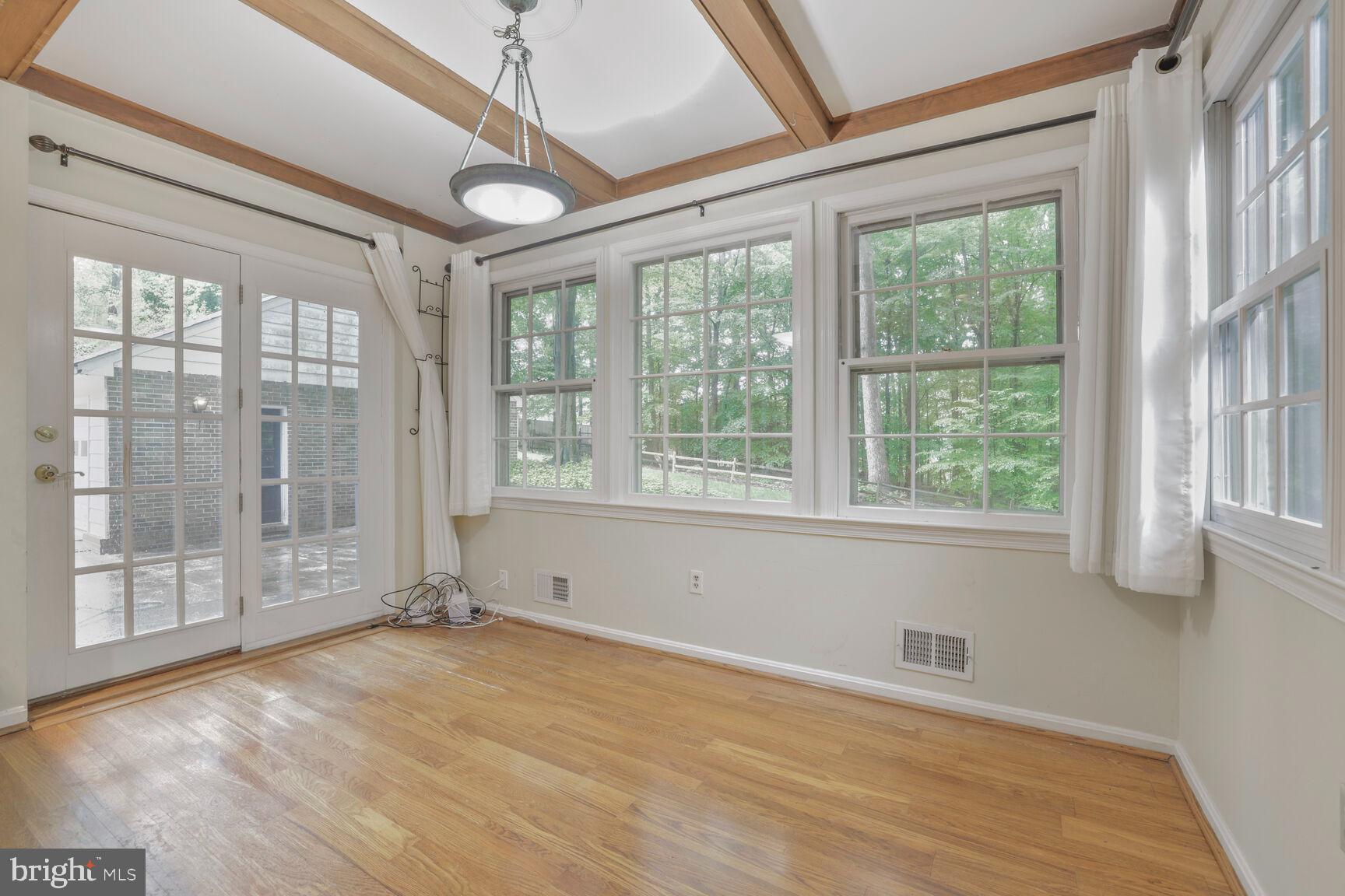 RIVER FALLS - Residential