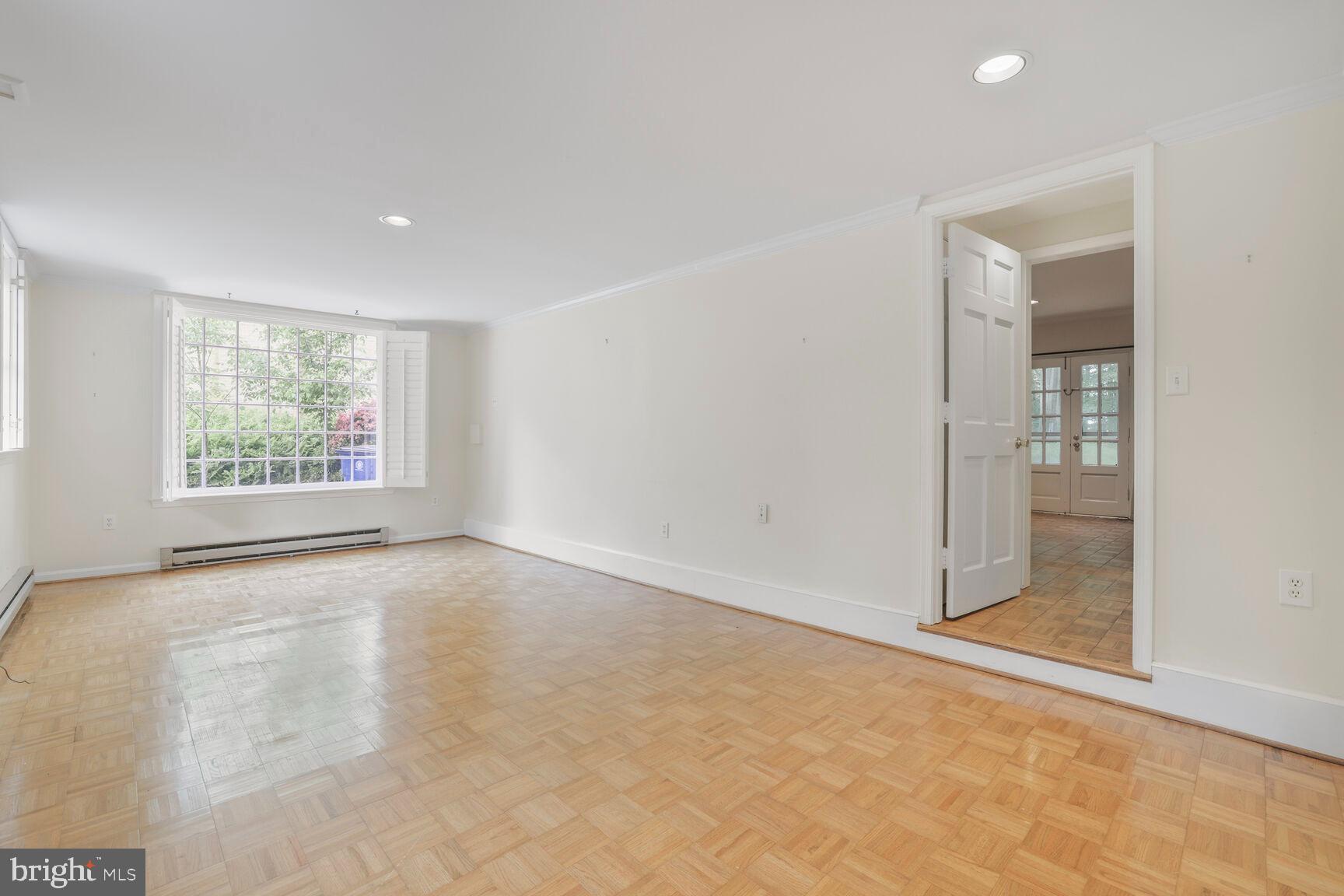 RIVER FALLS - Residential