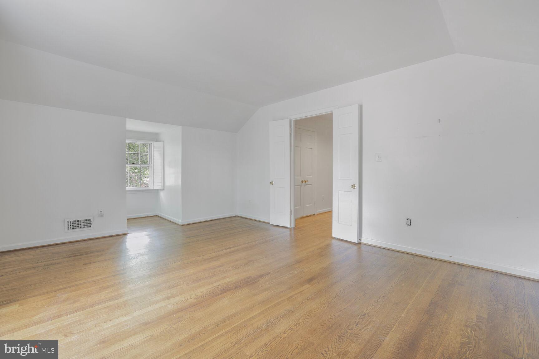 RIVER FALLS - Residential