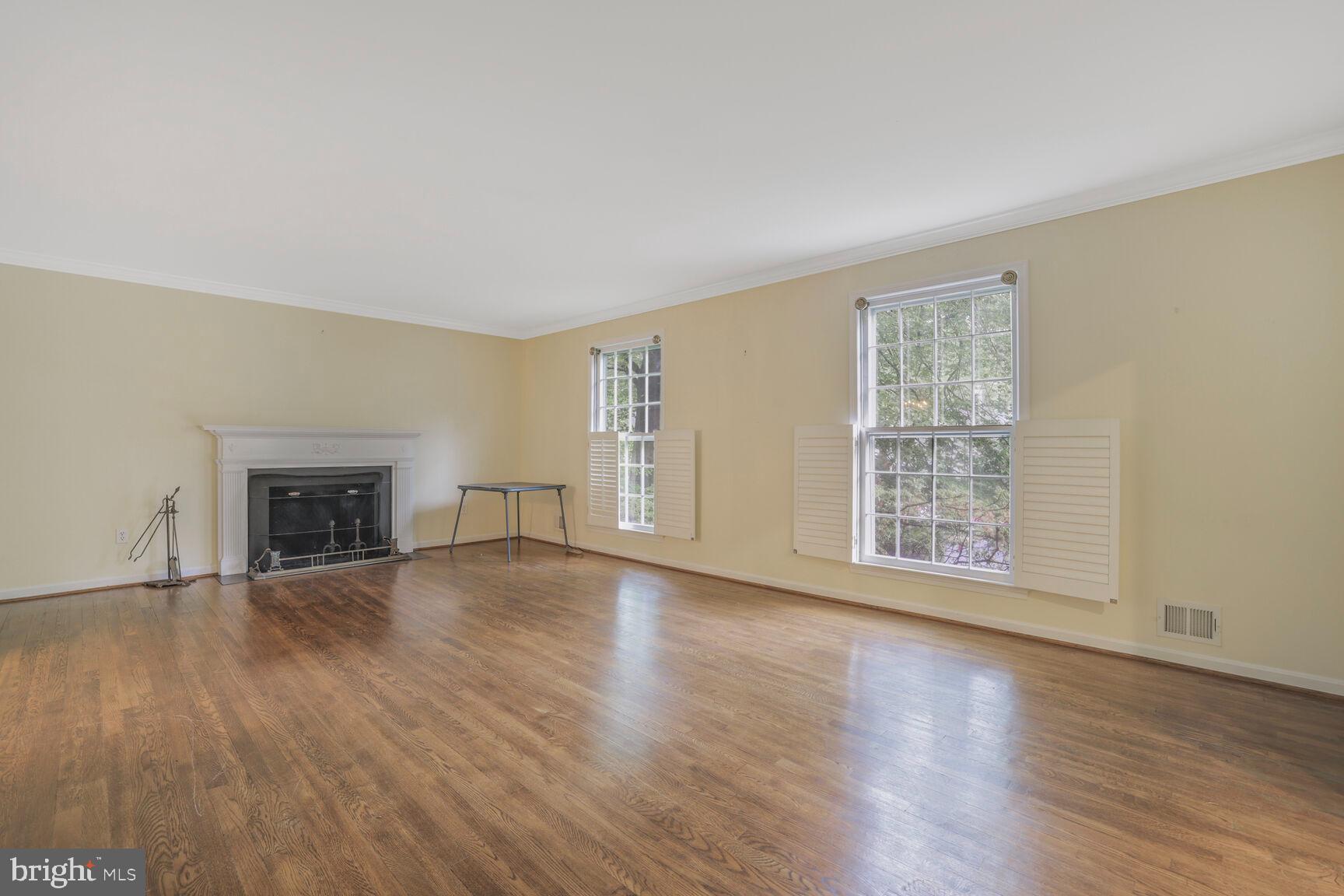 RIVER FALLS - Residential