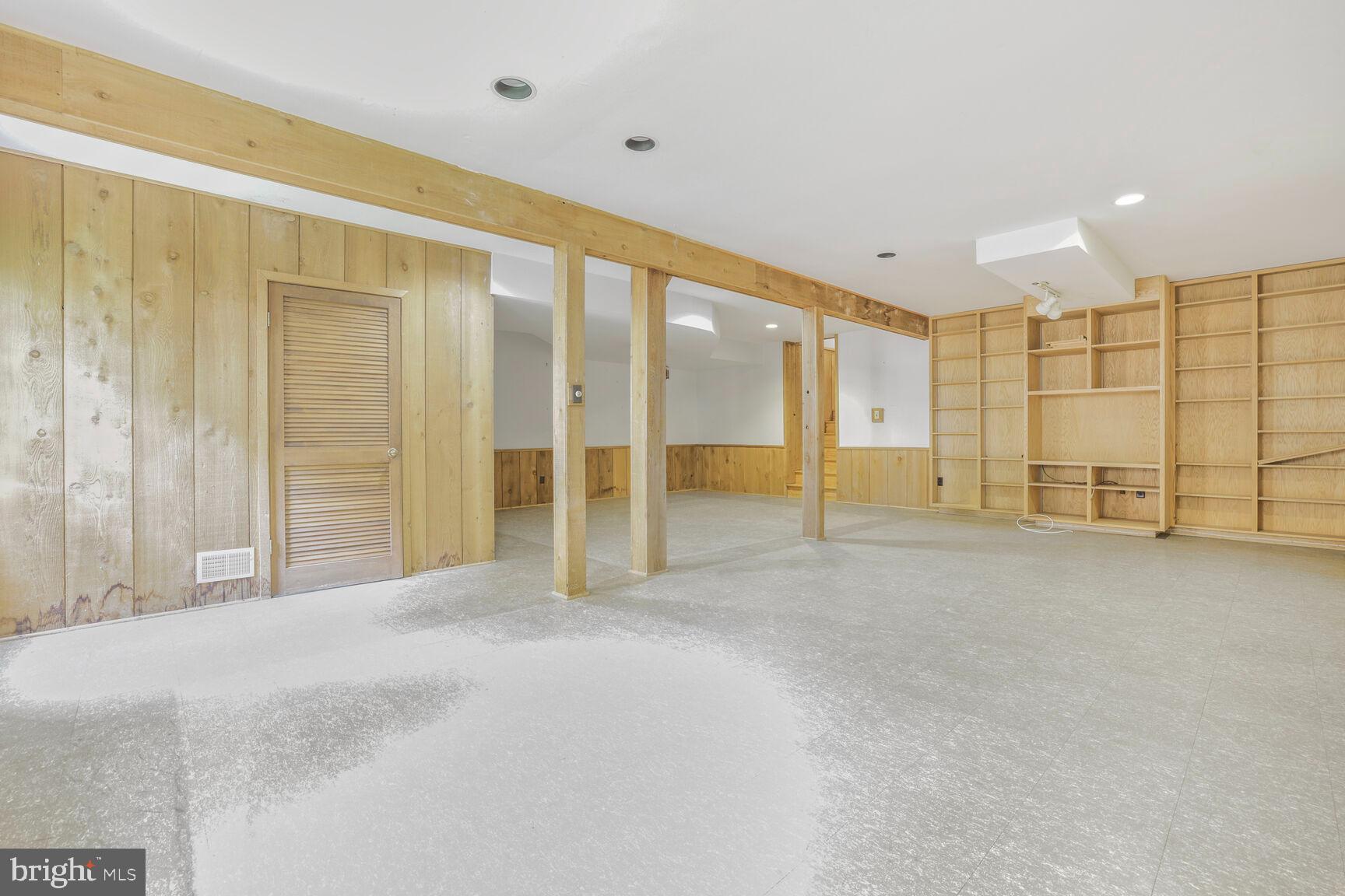 RIVER FALLS - Residential