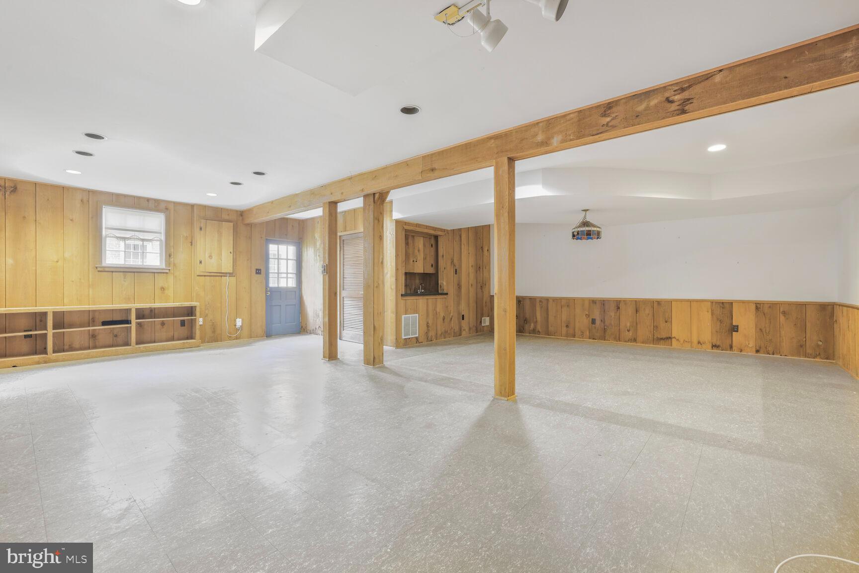 RIVER FALLS - Residential