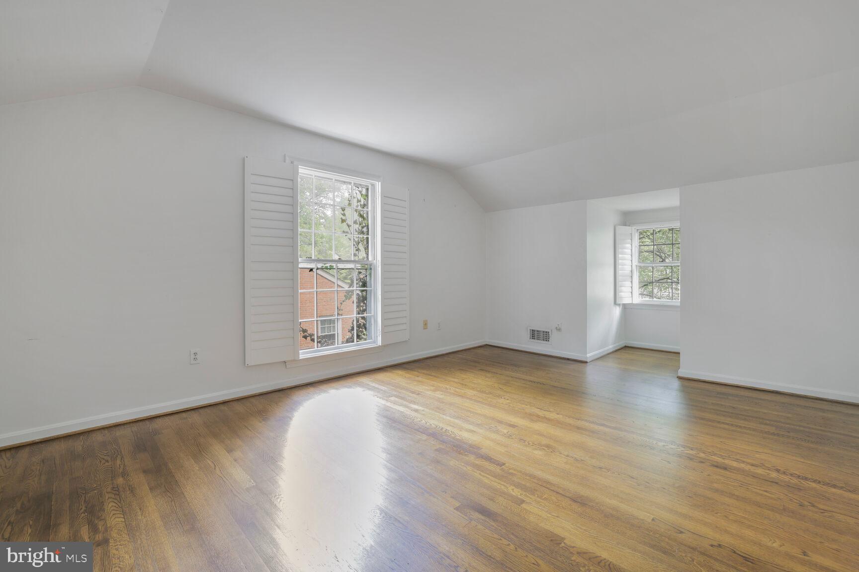 RIVER FALLS - Residential