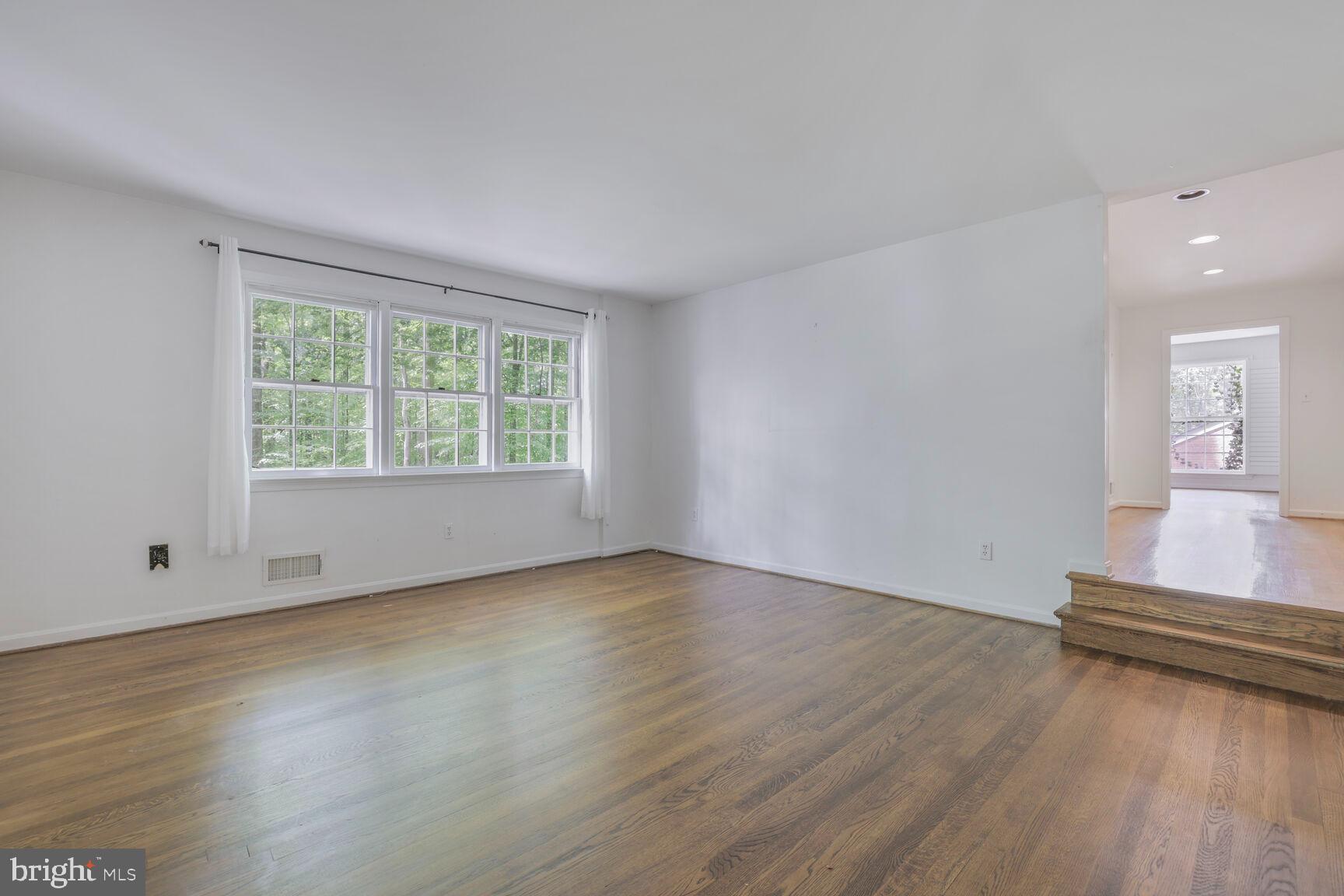 RIVER FALLS - Residential