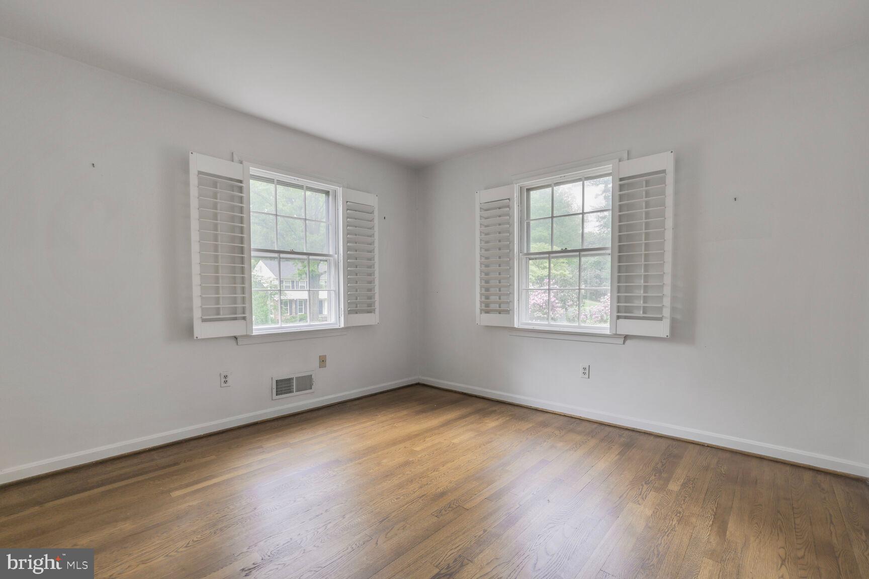 RIVER FALLS - Residential