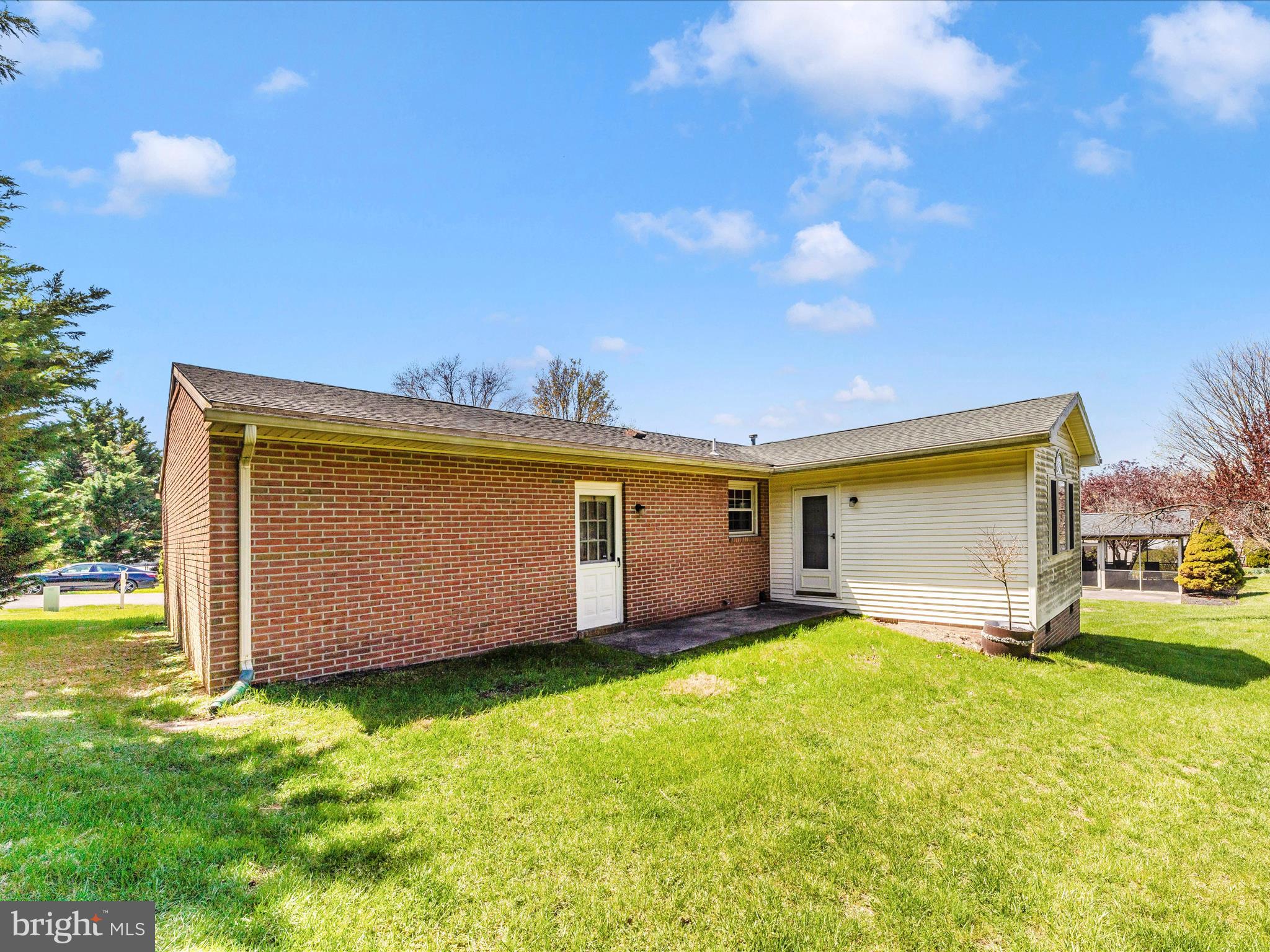 POTOMAC MANOR - Residential