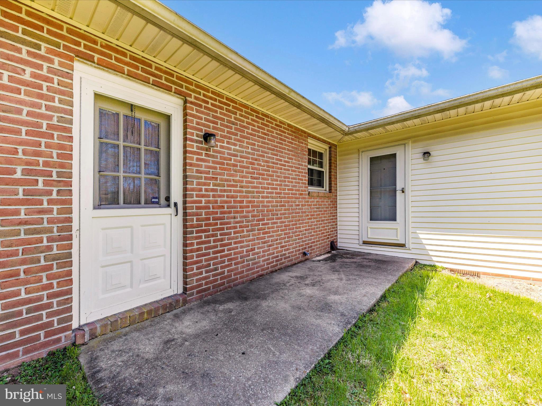 POTOMAC MANOR - Residential