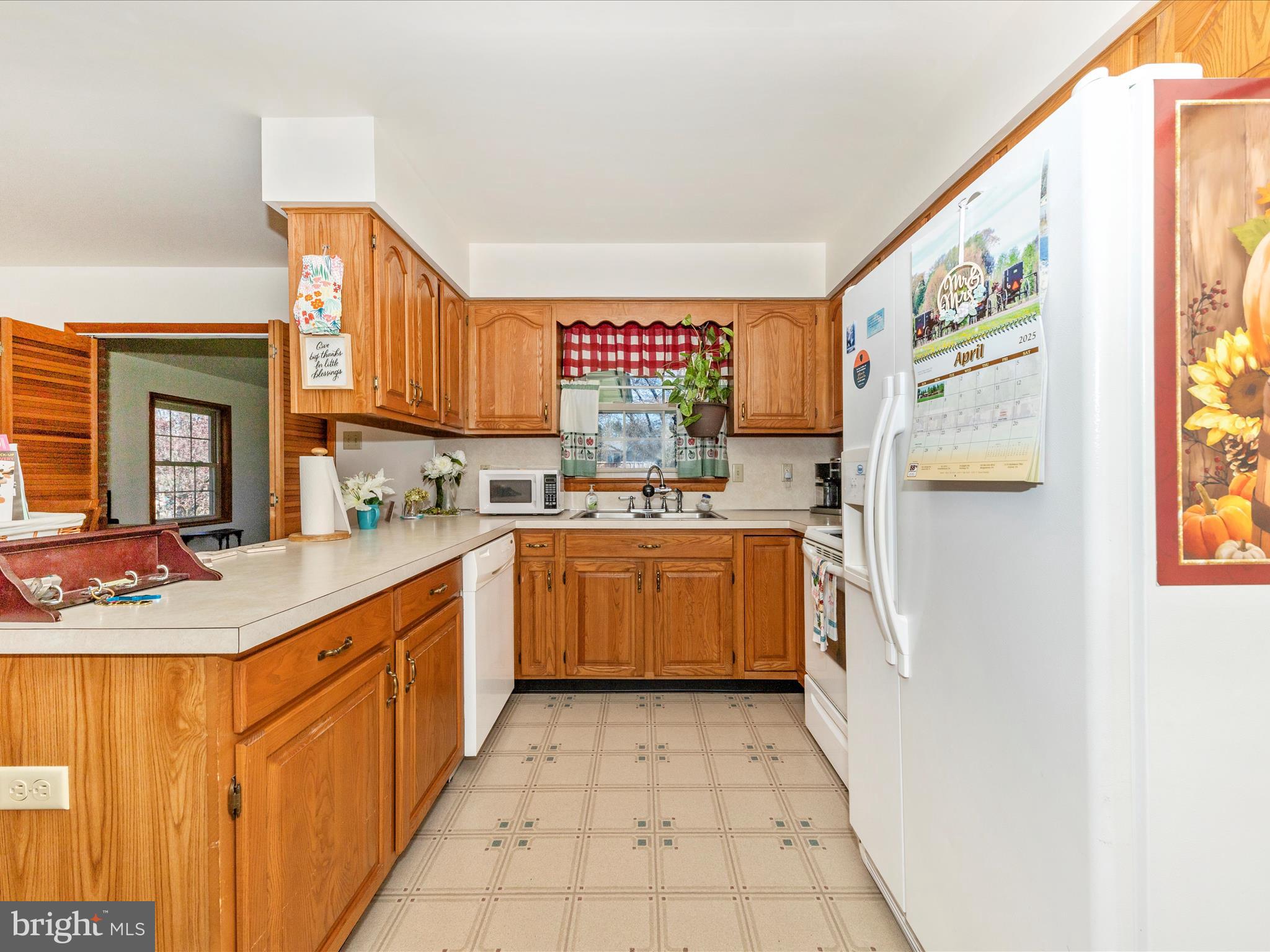 POTOMAC MANOR - Residential